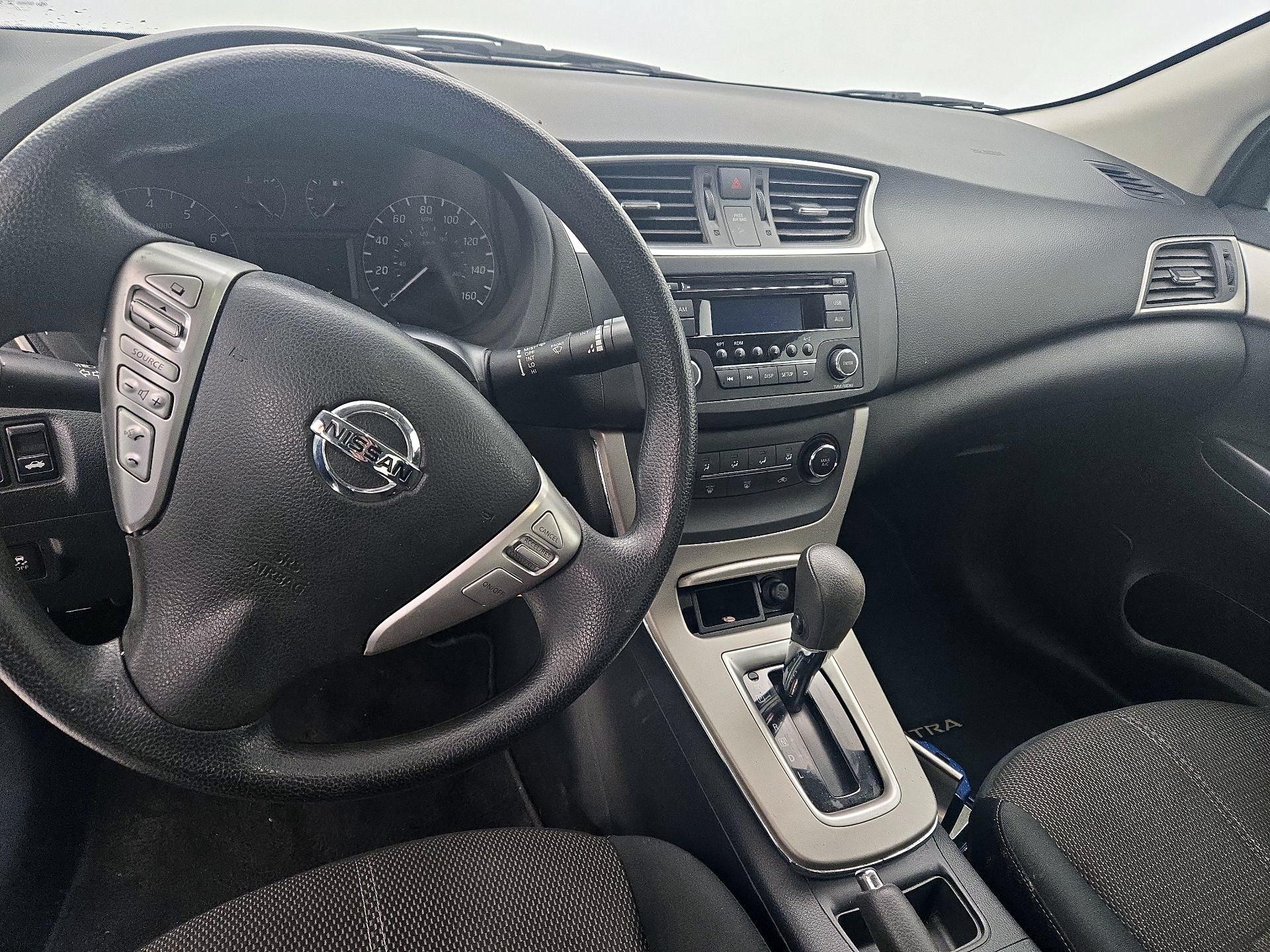 Thumbnail: 2015 Nissan Sentra - 9