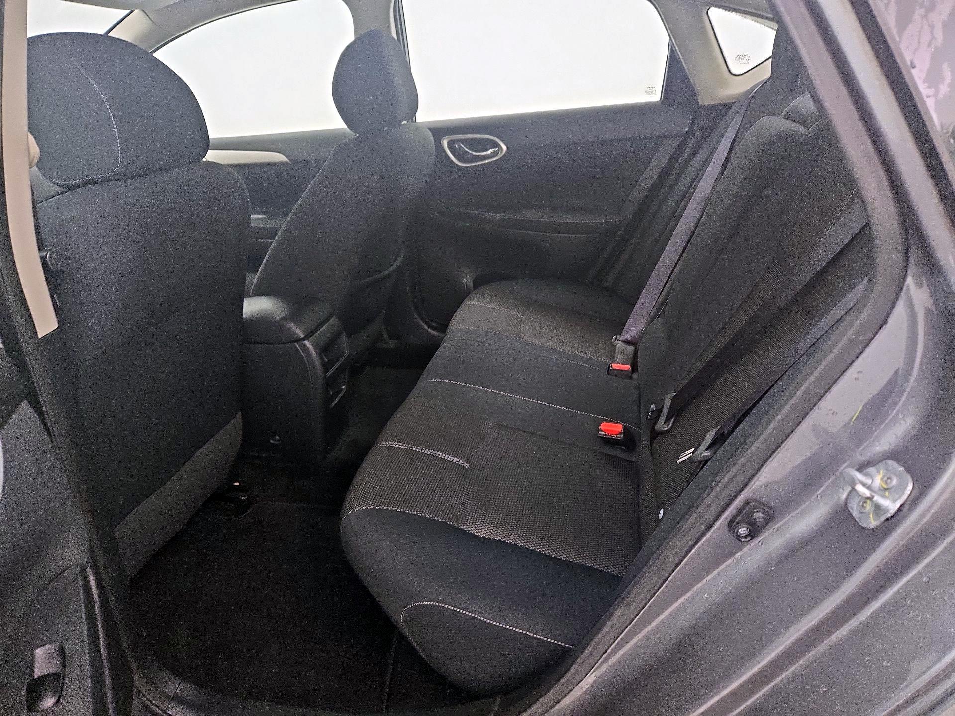 Thumbnail: 2015 Nissan Sentra - 18