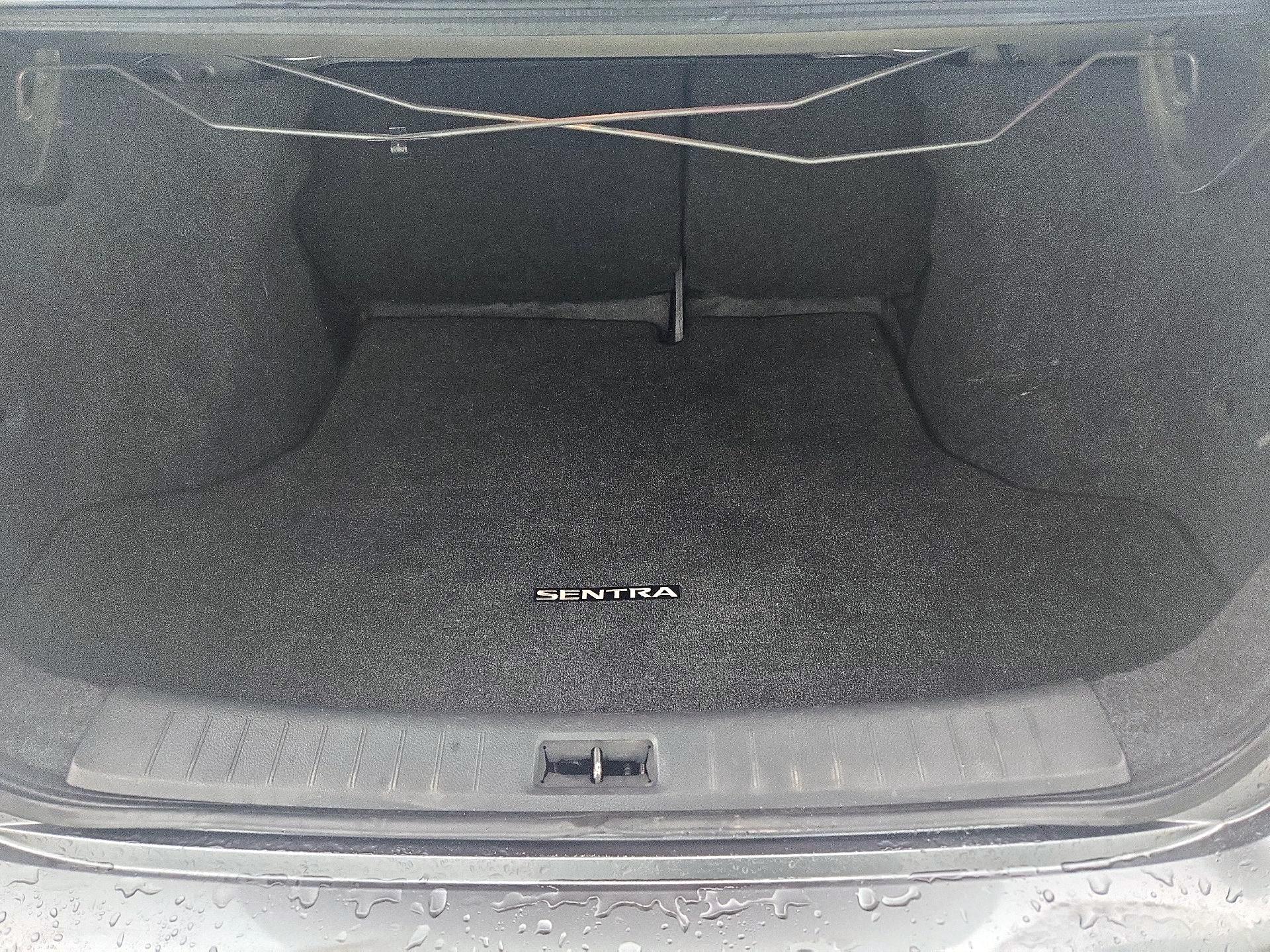 Thumbnail: 2015 Nissan Sentra - 19