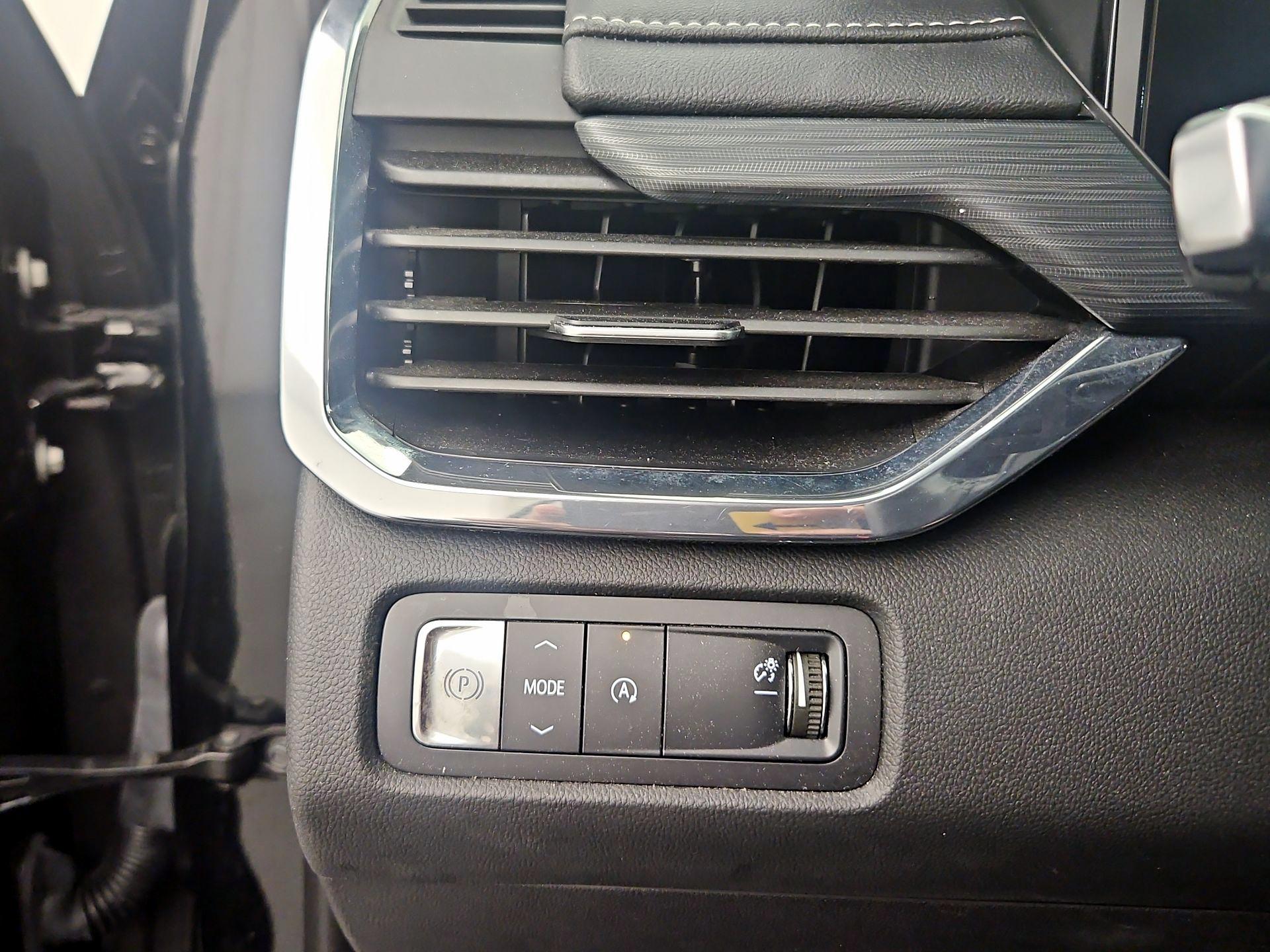 Thumbnail: 2025 GMC Acadia - 13