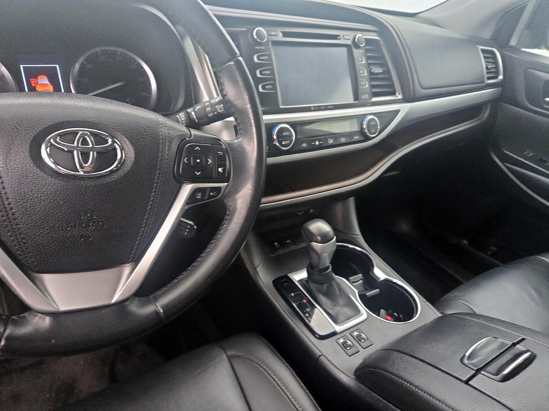Thumbnail: 2019 Toyota Highlander - 9