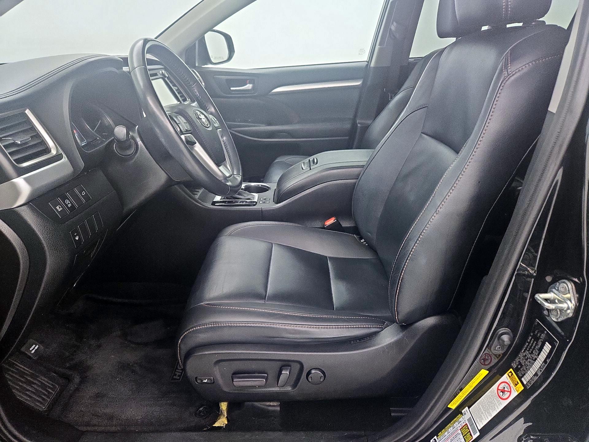 Thumbnail: 2019 Toyota Highlander - 11