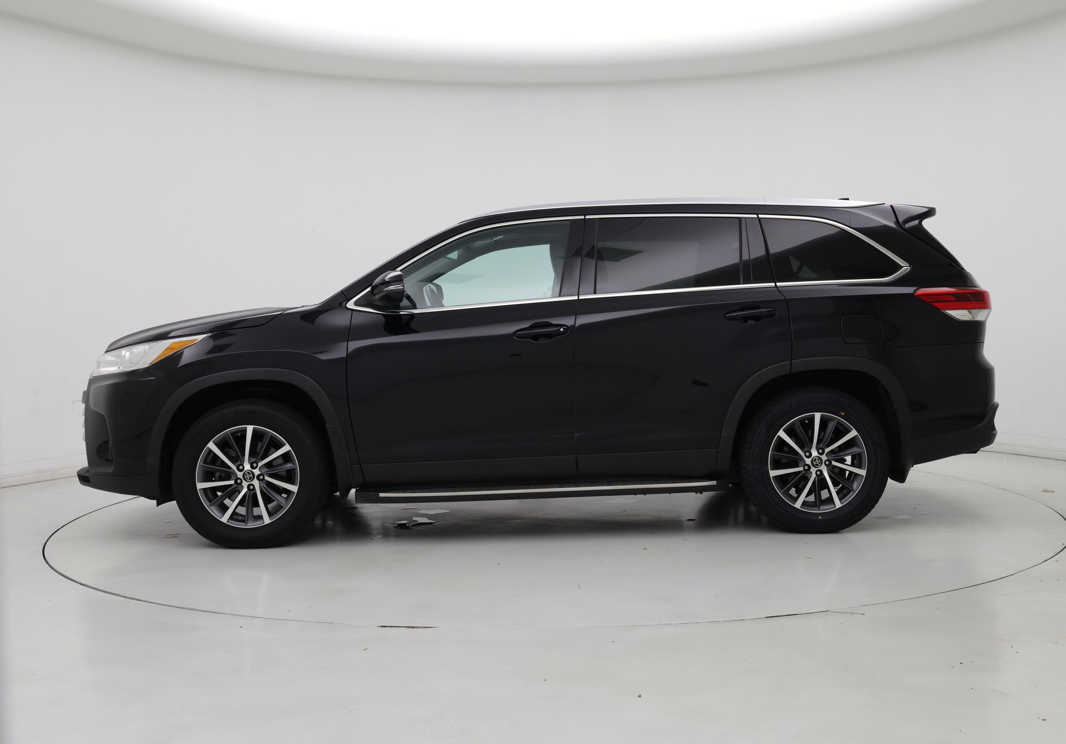 Thumbnail: 2019 Toyota Highlander - 3