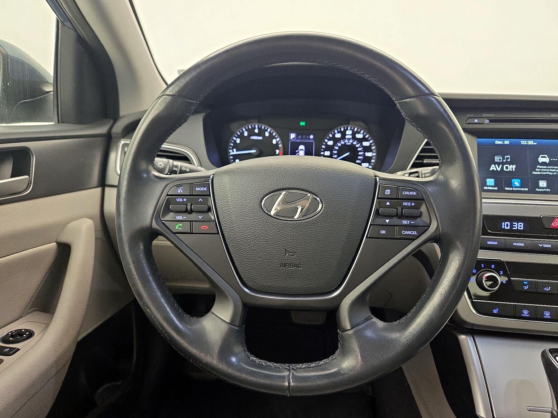 Thumbnail: 2017 Hyundai Sonata - 10