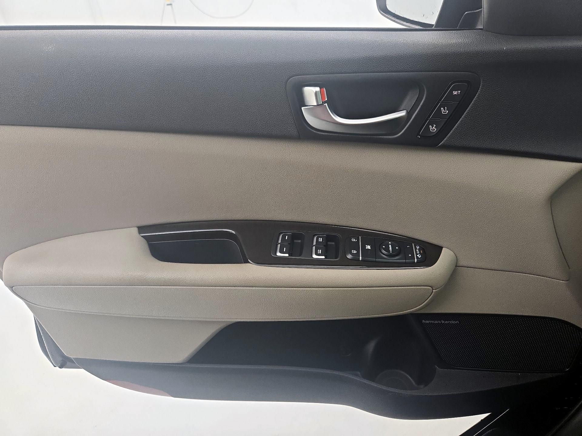 Thumbnail: 2016 Kia Optima - 12