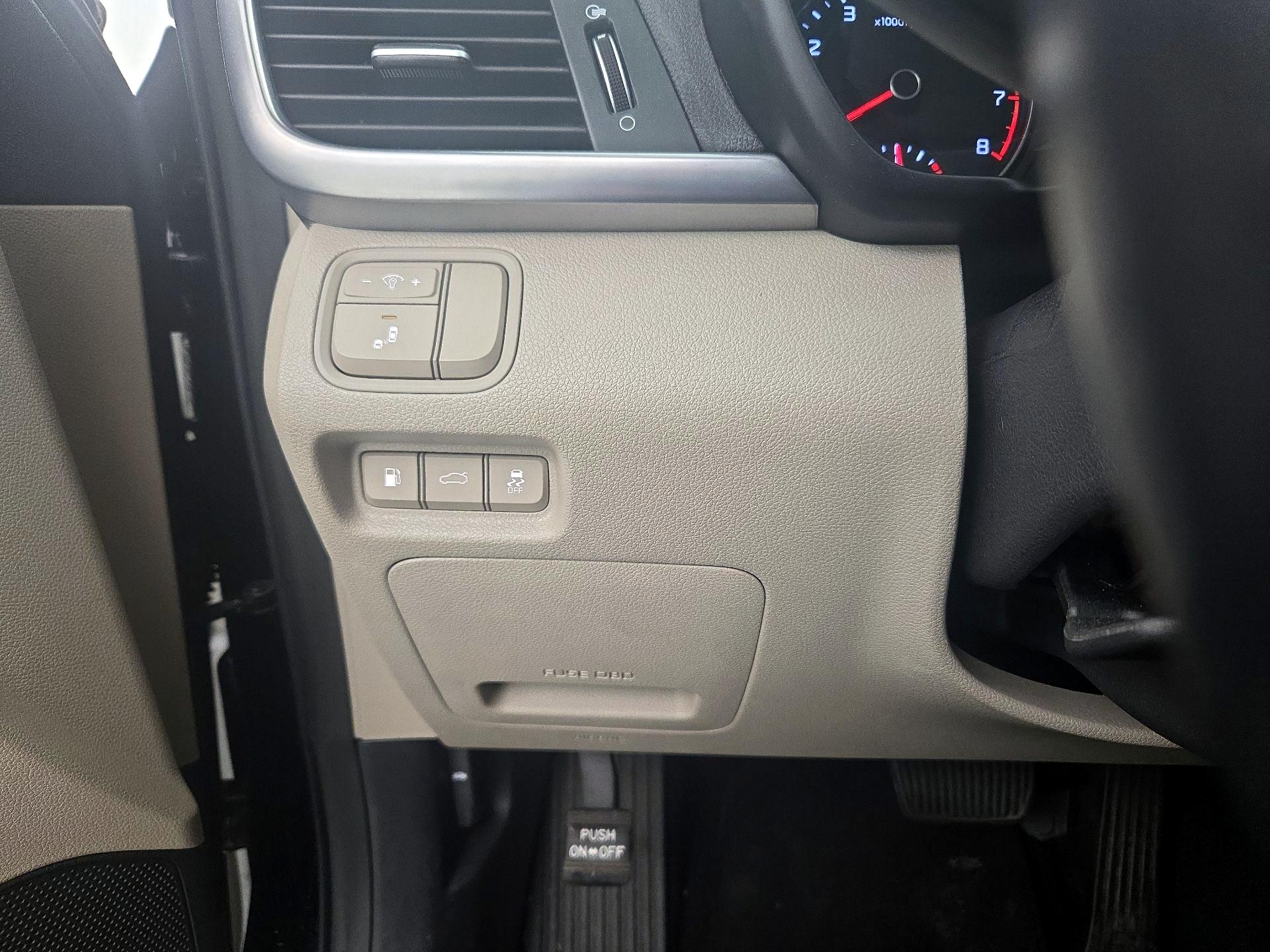 Thumbnail: 2016 Kia Optima - 13