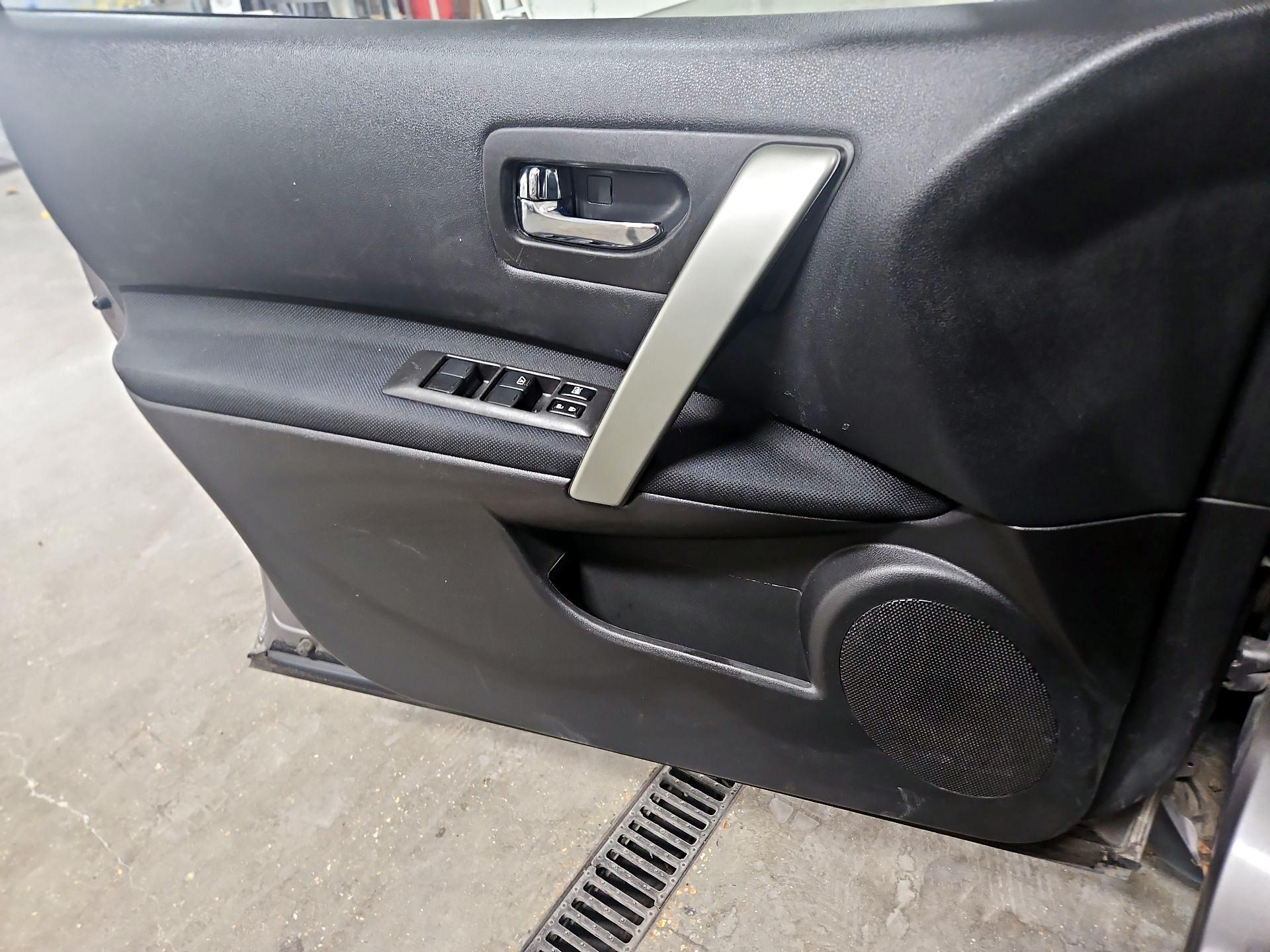 Thumbnail: 2015 Nissan Rogue - 12