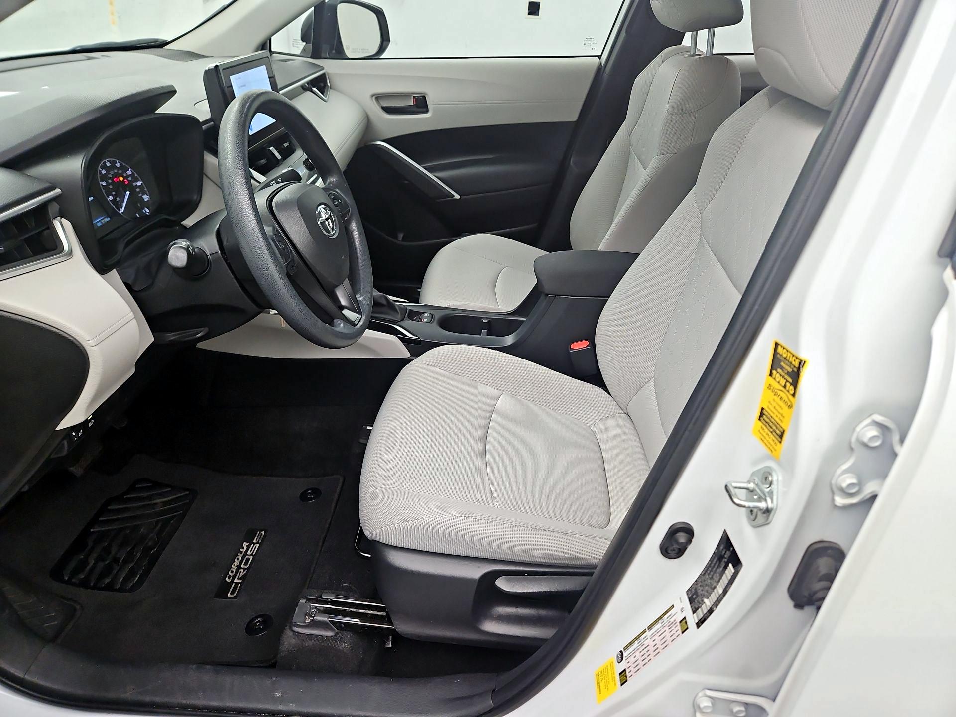 Thumbnail: 2023 Toyota Corolla Cross - 11