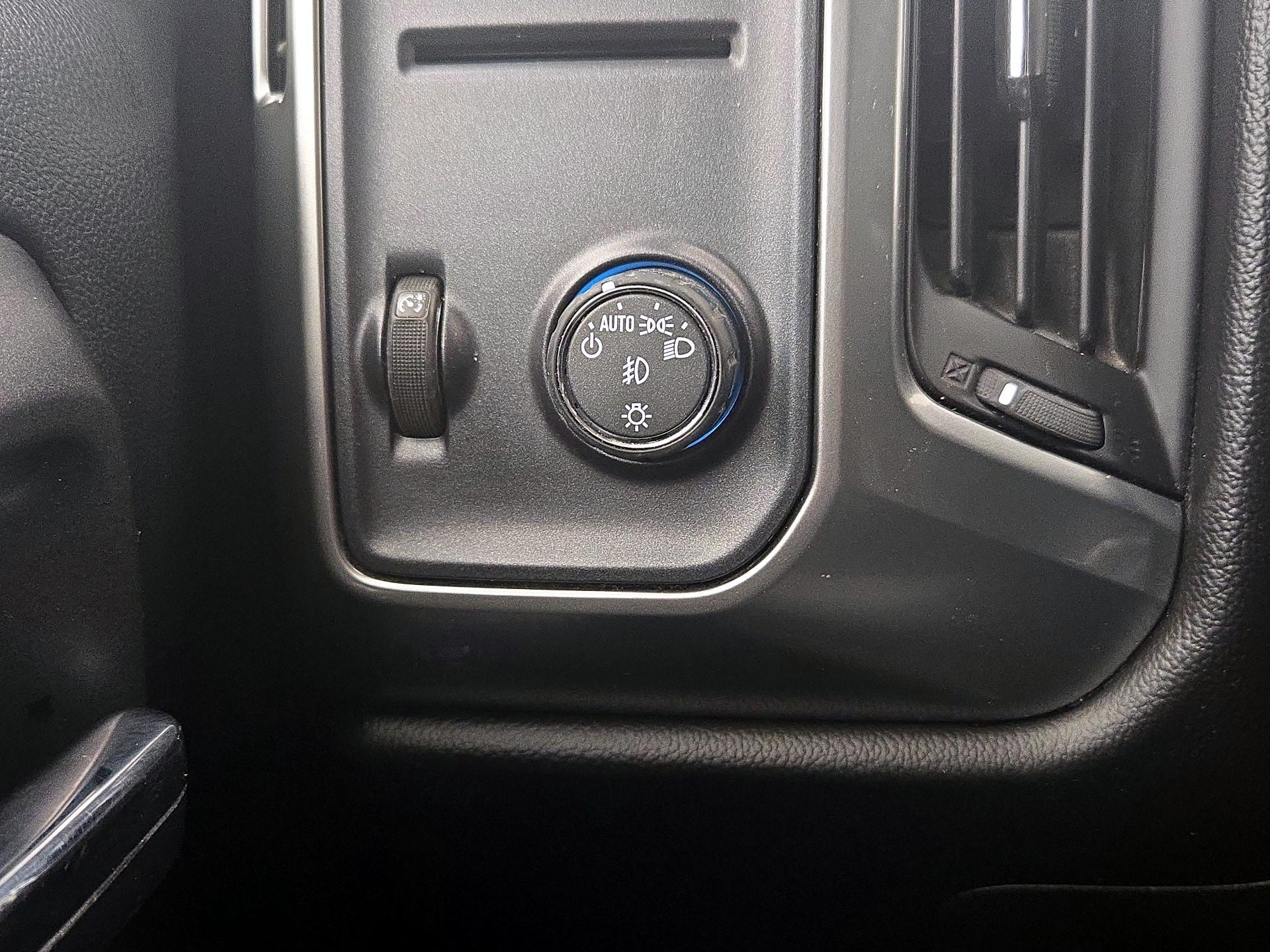 Thumbnail: 2016 Chevrolet Silverado 1500 - 13