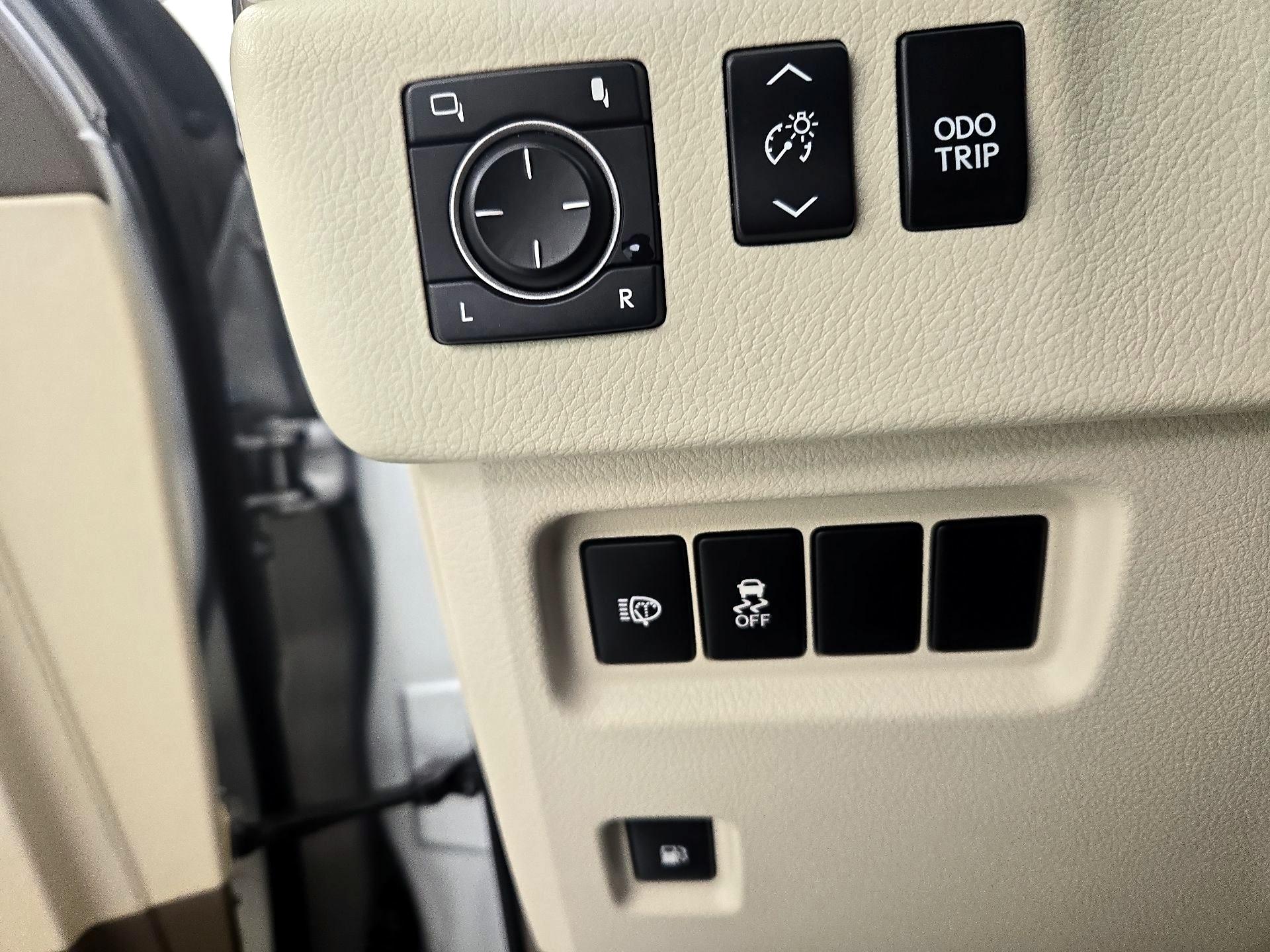 Thumbnail: 2017 Lexus GX - 13