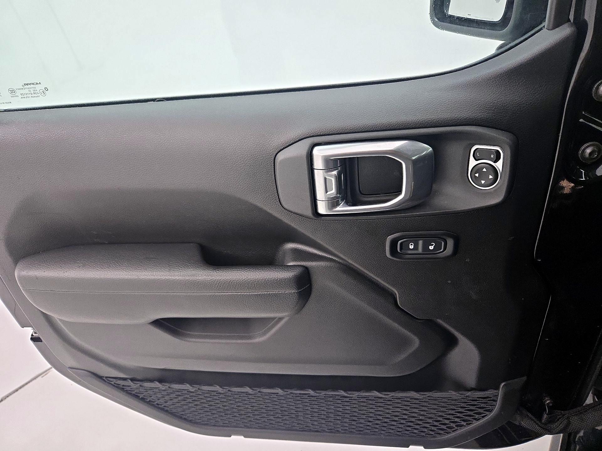 Thumbnail: 2023 Jeep Gladiator - 12