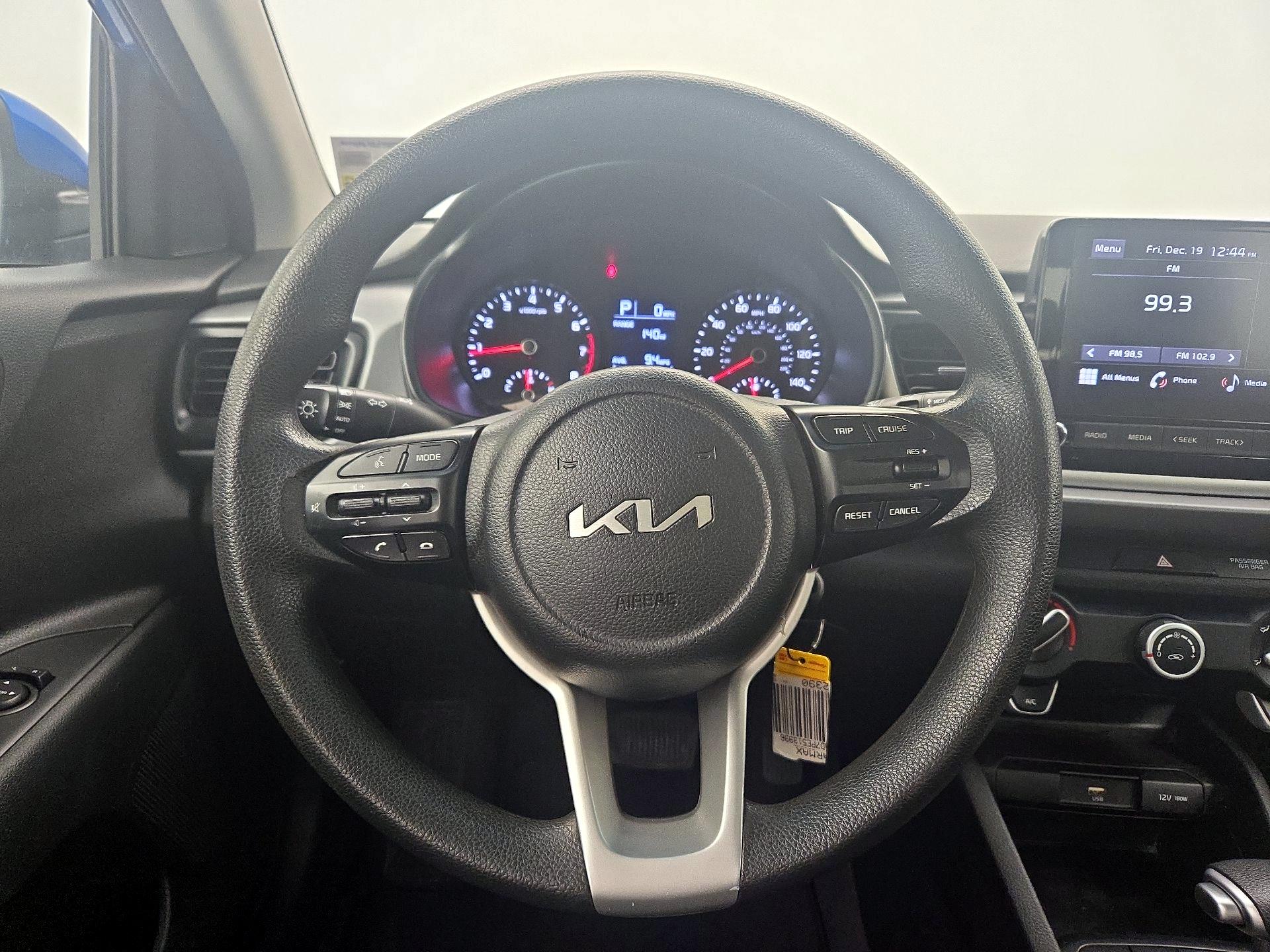 Thumbnail: 2023 Kia Rio - 10