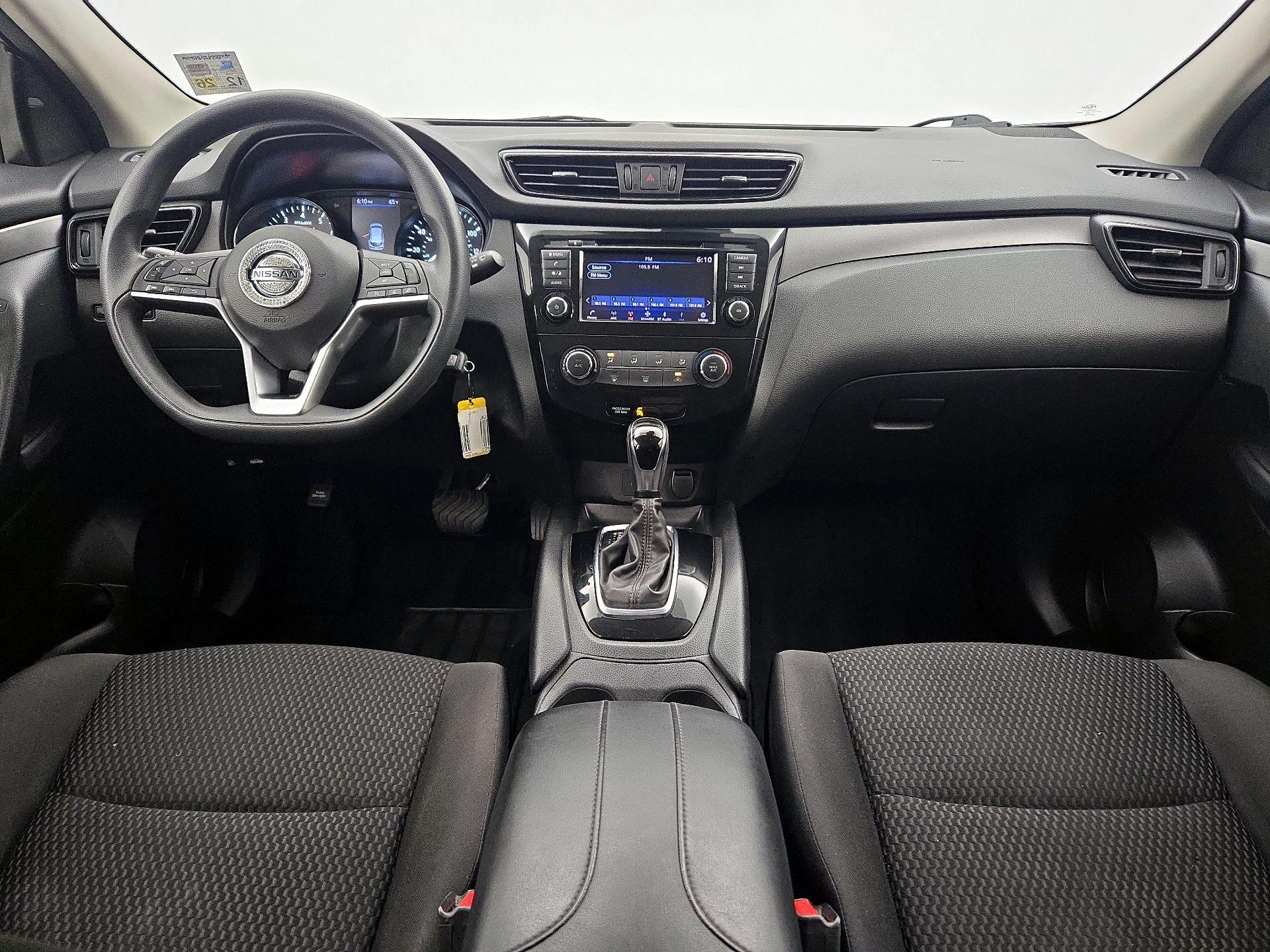 Thumbnail: 2020 Nissan Rogue Sport - 9