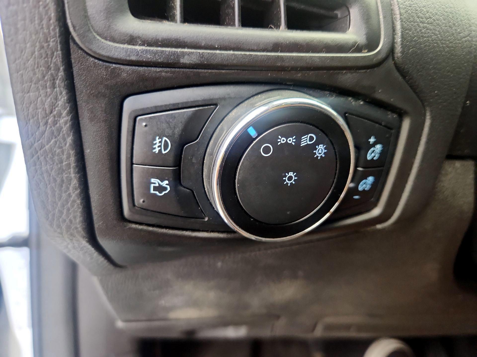 Thumbnail: 2014 Ford Focus - 13