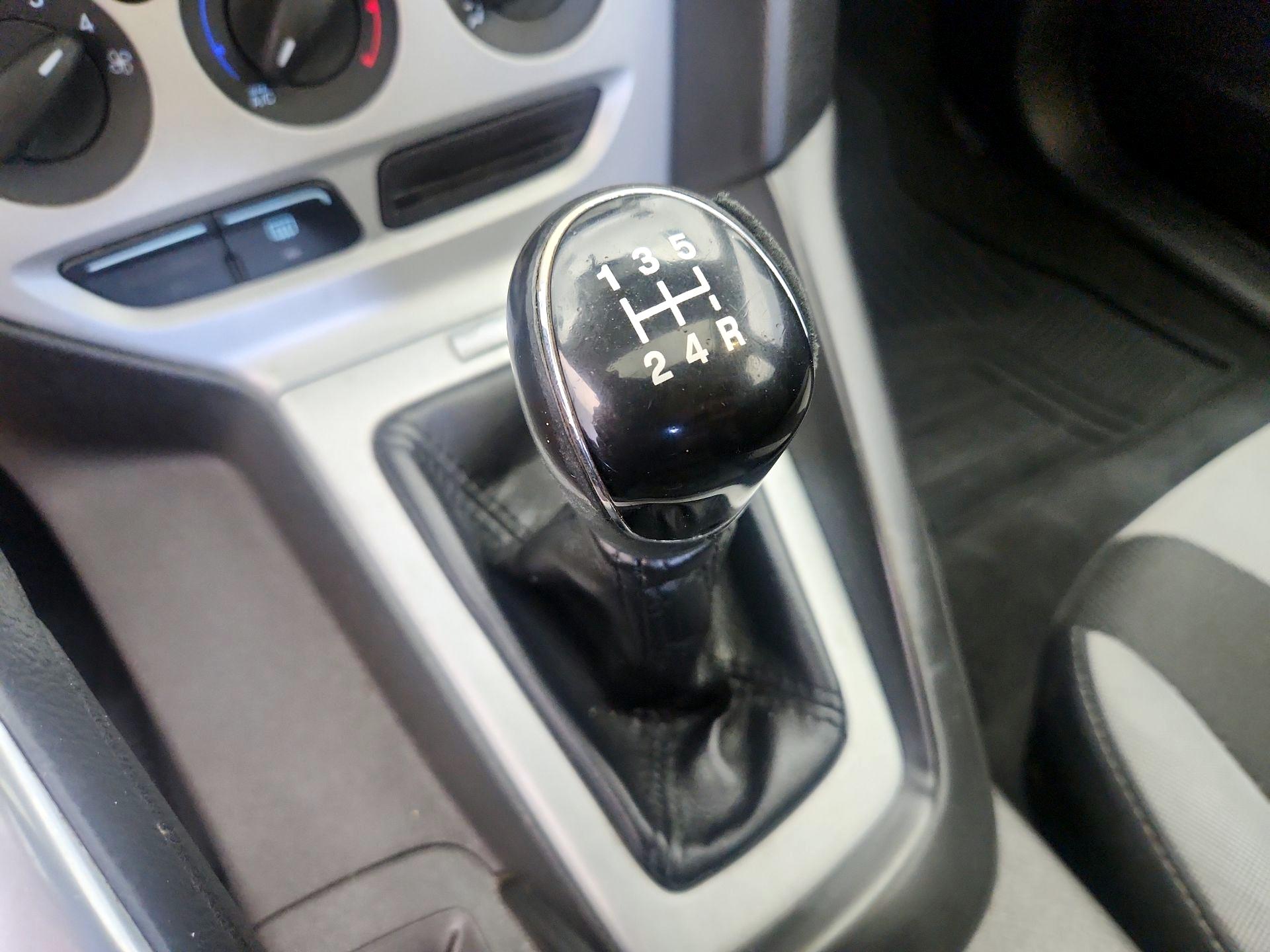 Thumbnail: 2014 Ford Focus - 16