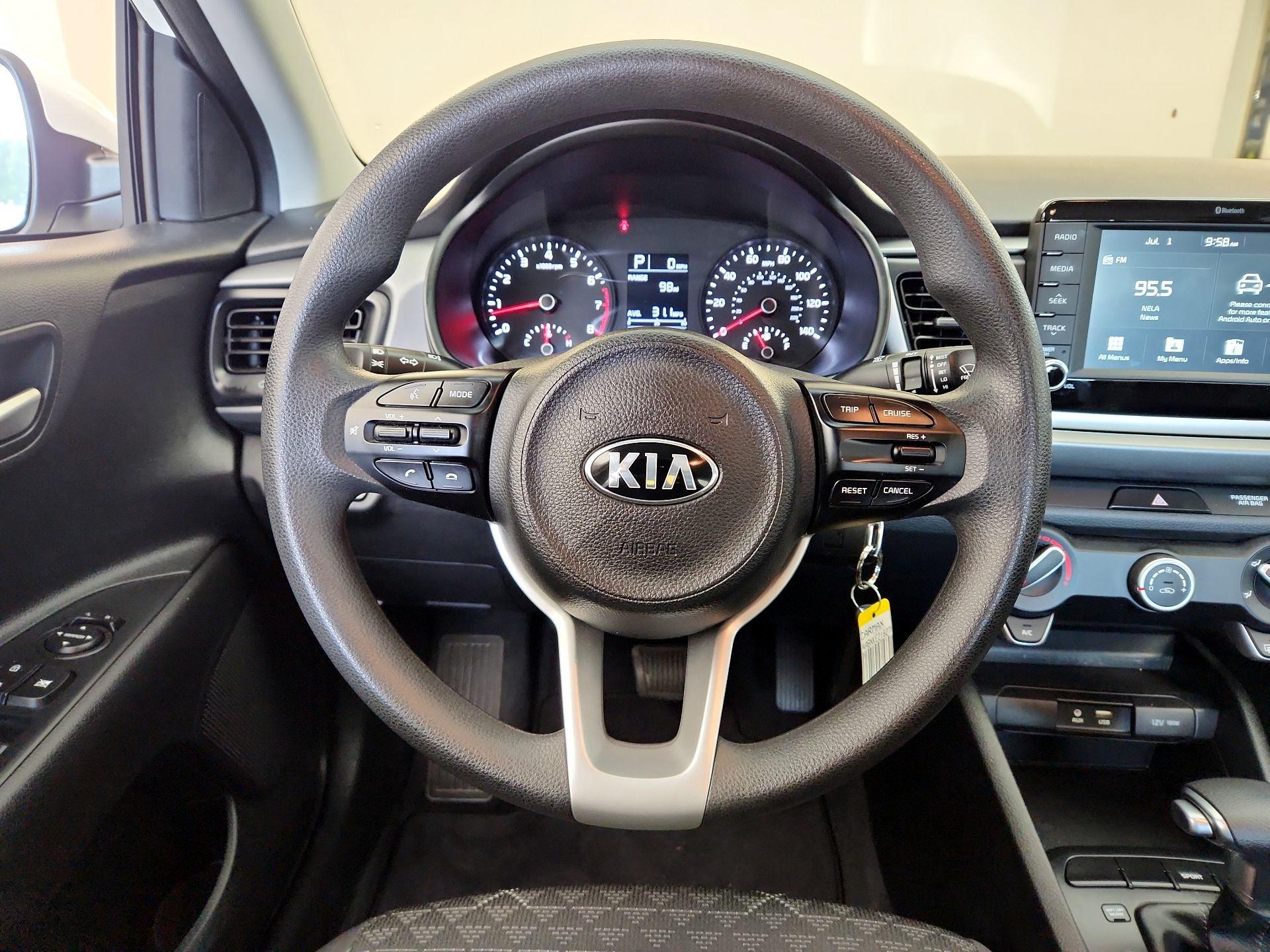 Thumbnail: 2019 Kia Rio - 10