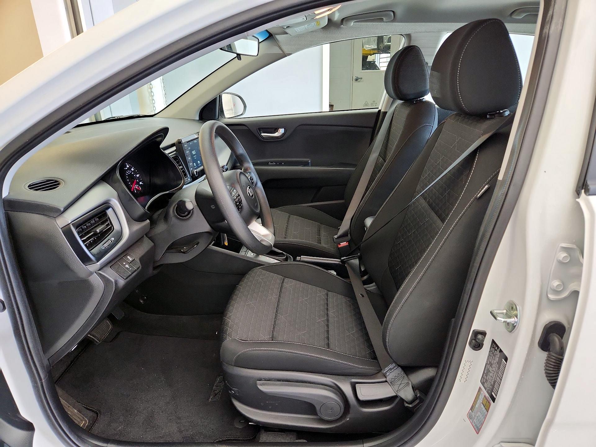 Thumbnail: 2019 Kia Rio - 11