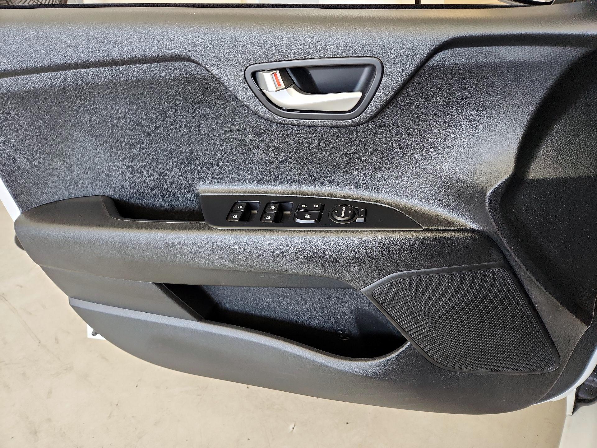 Thumbnail: 2019 Kia Rio - 12