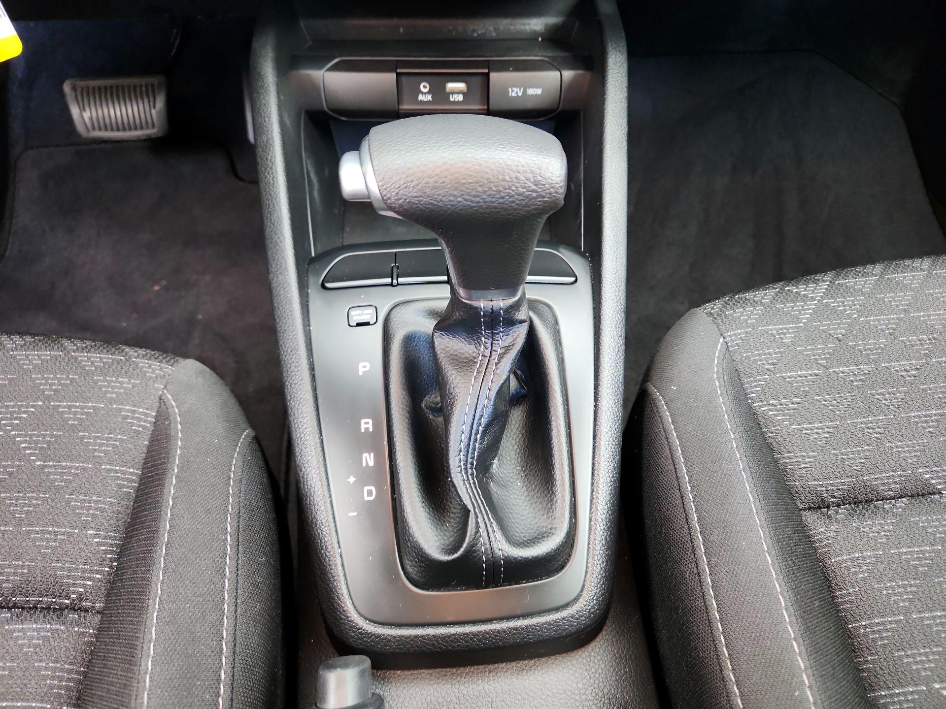 Thumbnail: 2019 Kia Rio - 17
