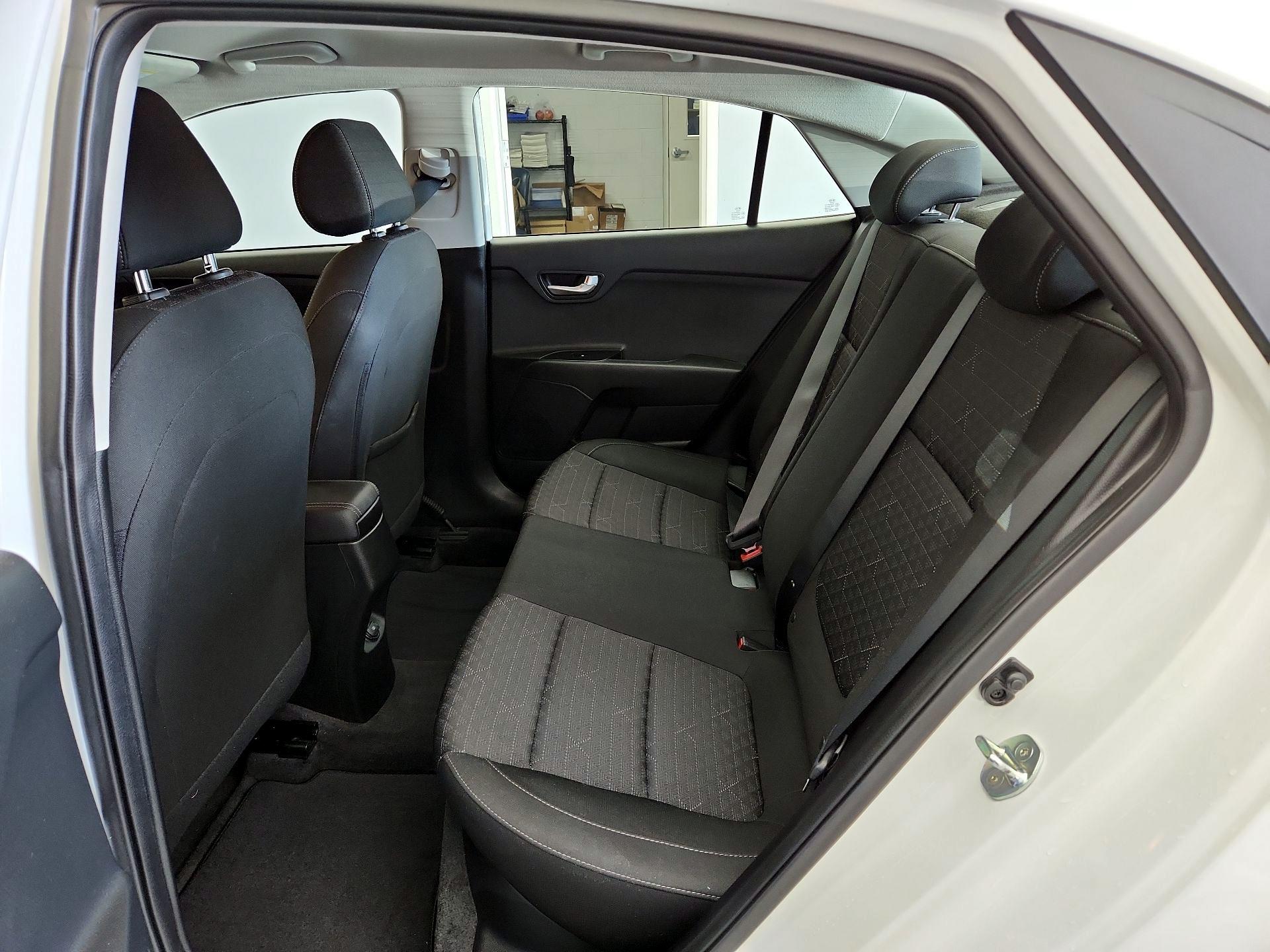 Thumbnail: 2019 Kia Rio - 19