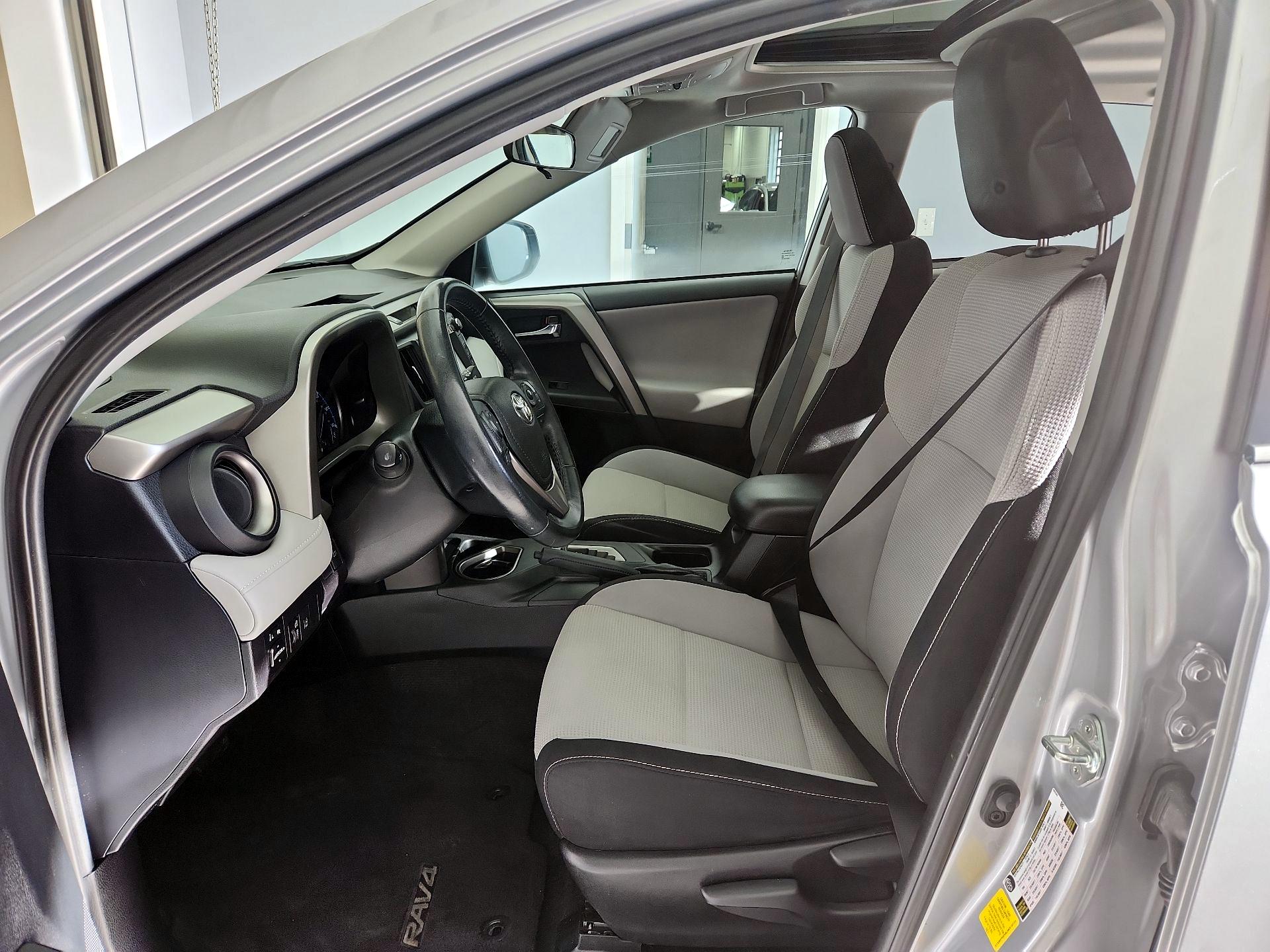 Thumbnail: 2018 Toyota RAV4 - 11