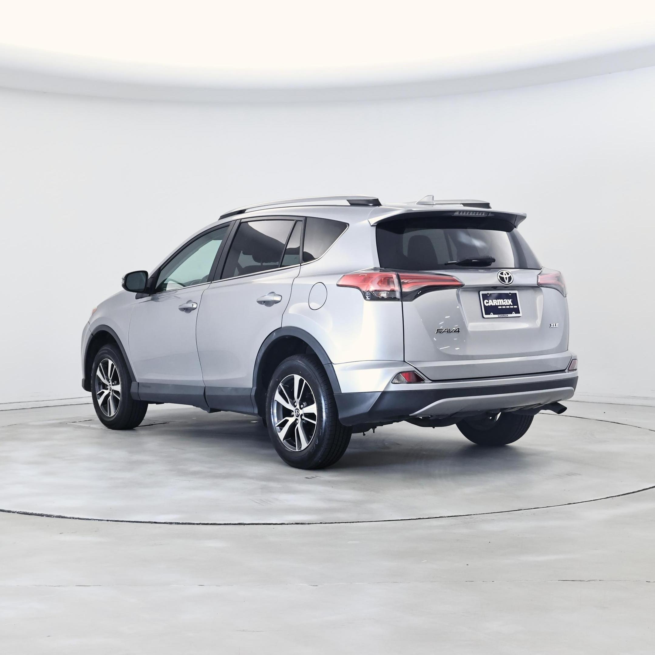 Thumbnail: 2018 Toyota RAV4 - 2