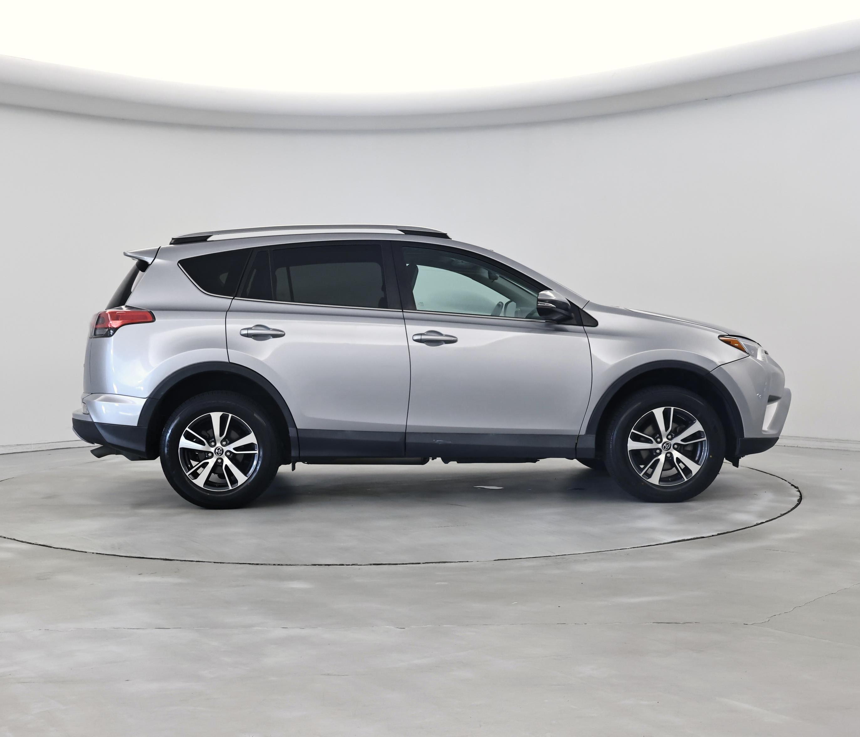 Thumbnail: 2018 Toyota RAV4 - 7