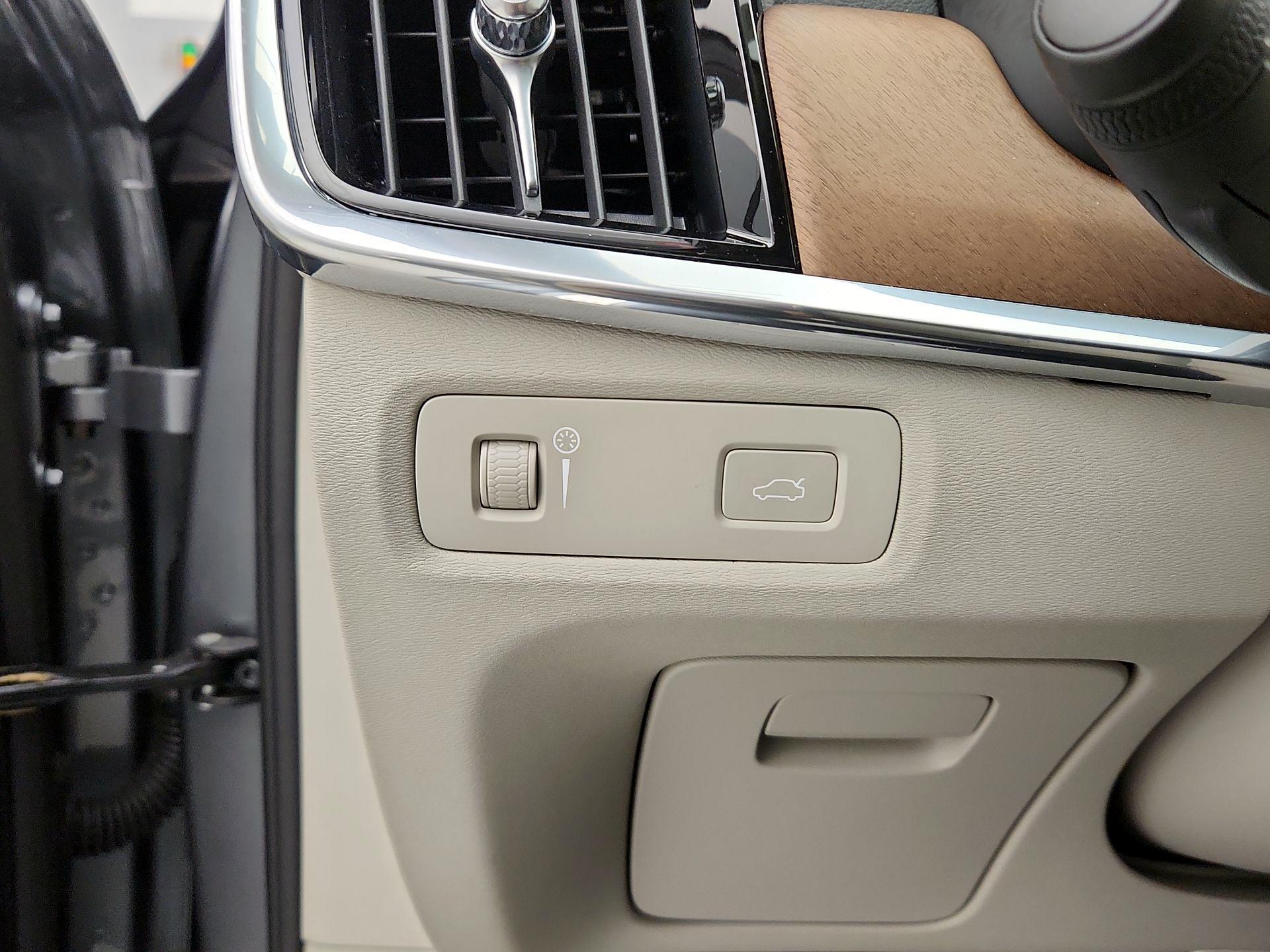 Thumbnail: 2020 Volvo S90 - 13