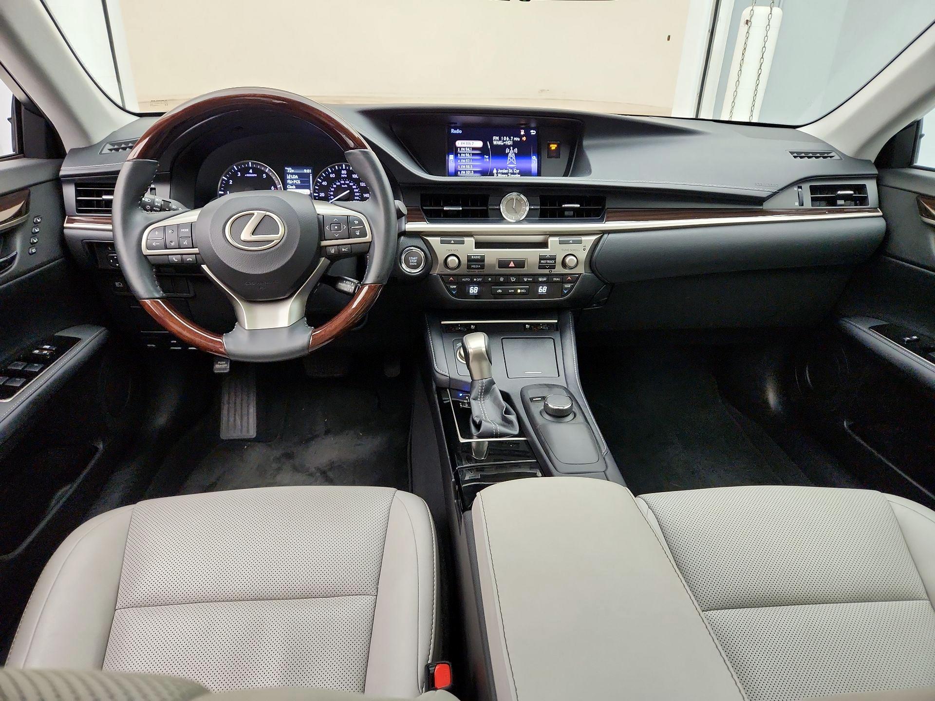 Thumbnail: 2018 Lexus ES - 9