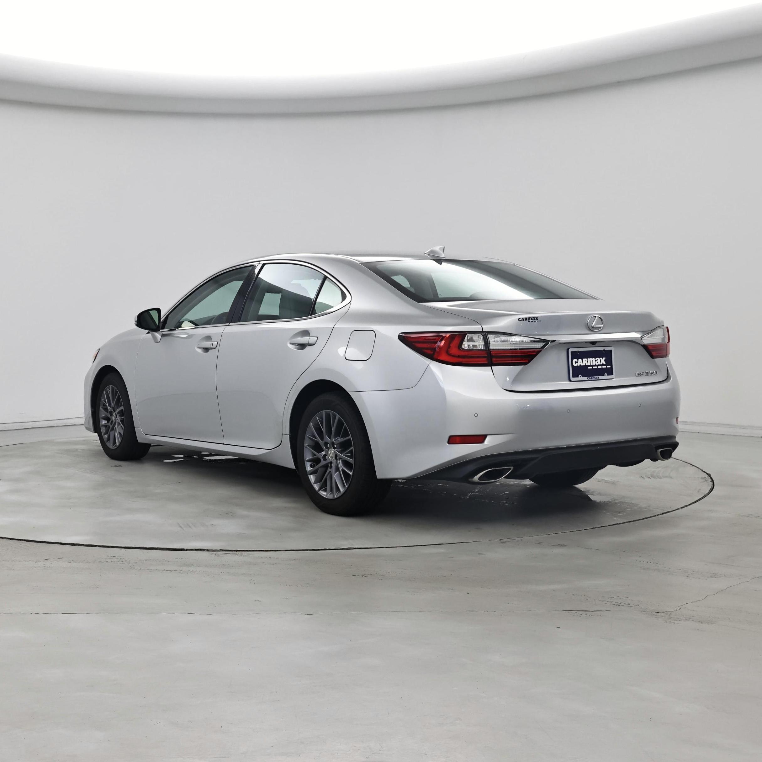 Thumbnail: 2018 Lexus ES - 2