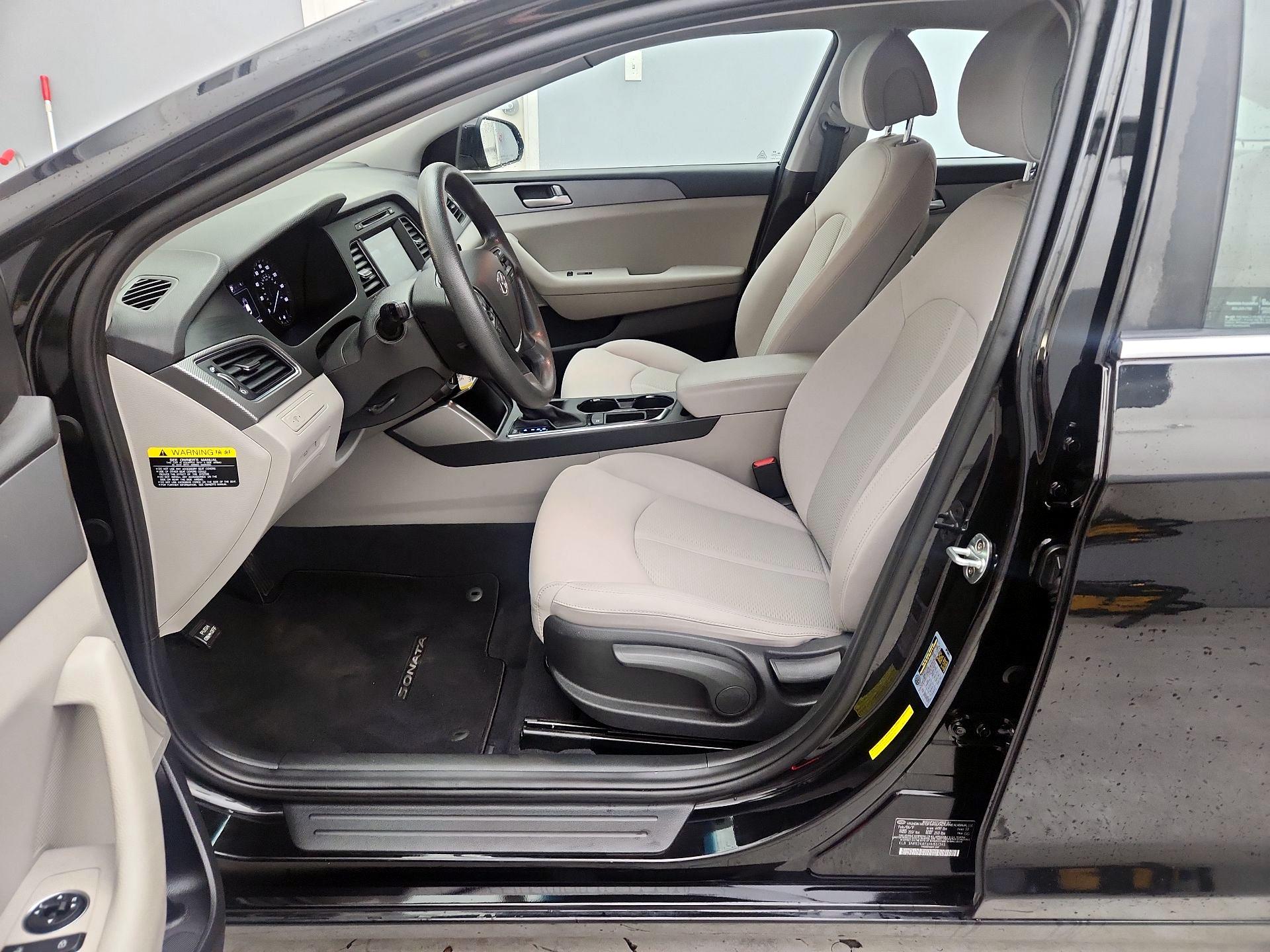 Thumbnail: 2017 Hyundai Sonata - 11