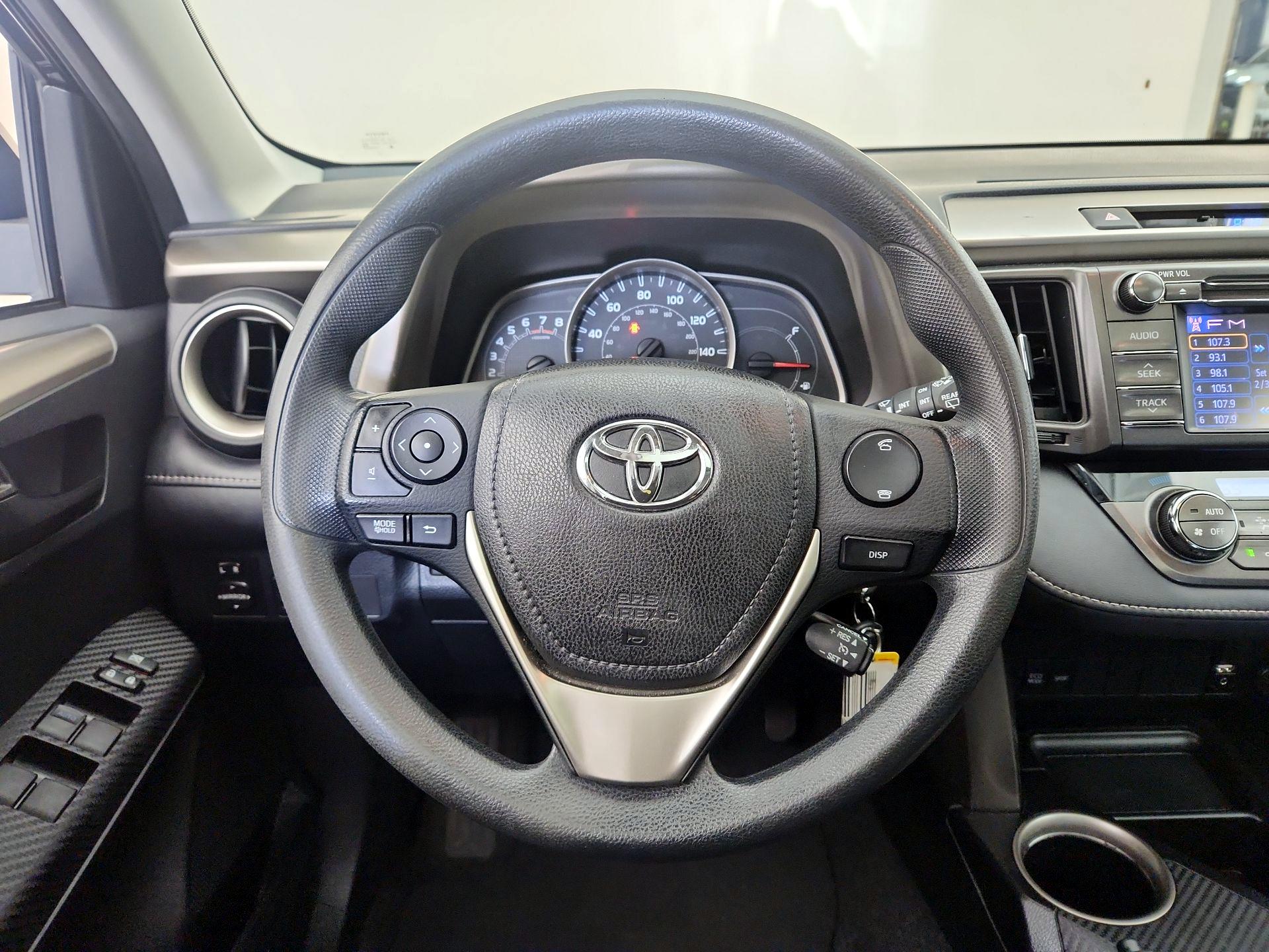 Thumbnail: 2013 Toyota RAV4 - 10