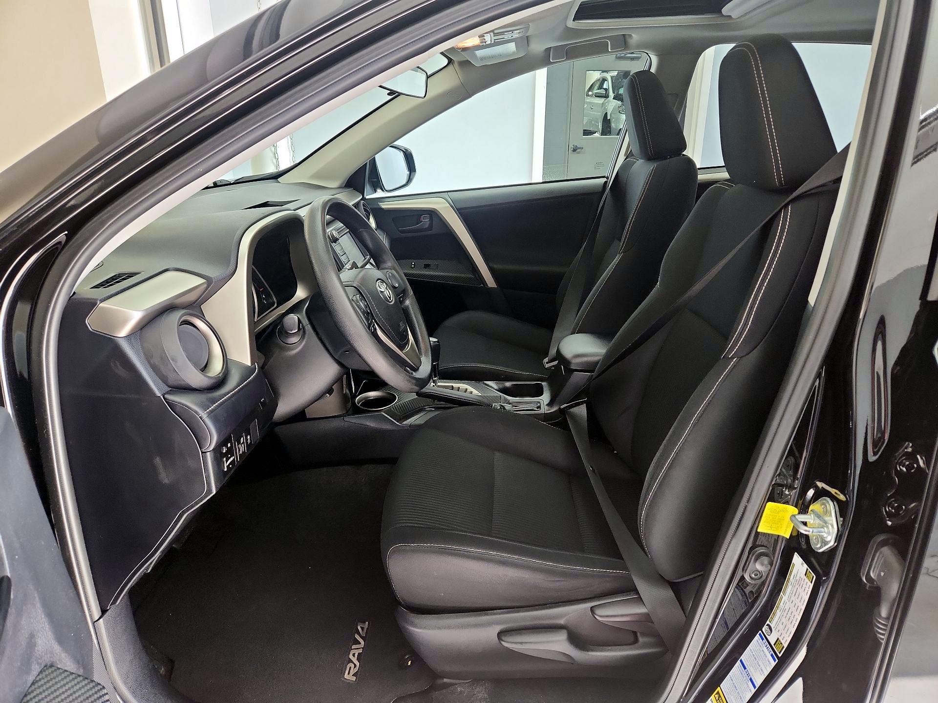 Thumbnail: 2013 Toyota RAV4 - 11