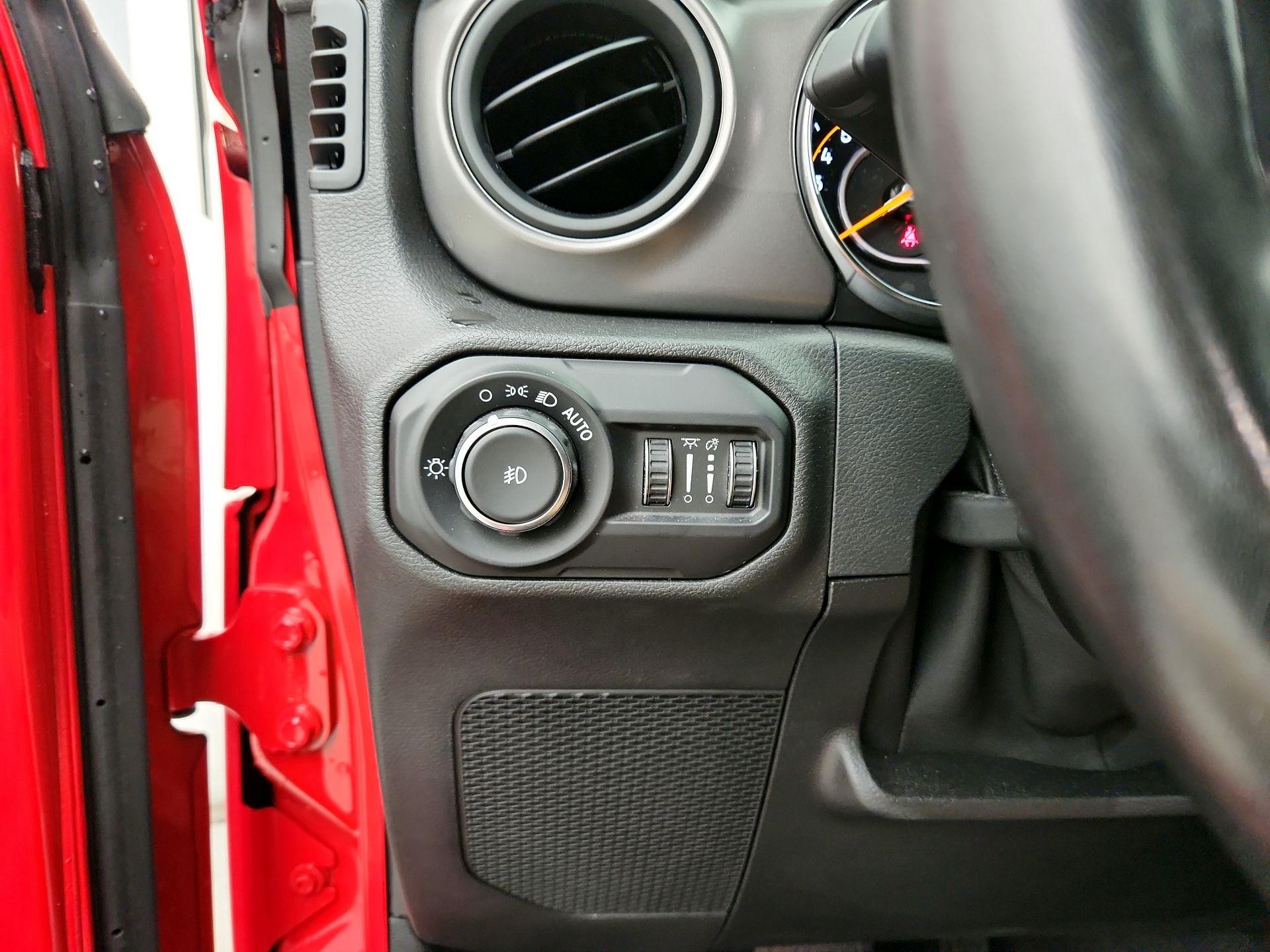 Thumbnail: 2021 Jeep Wrangler - 13