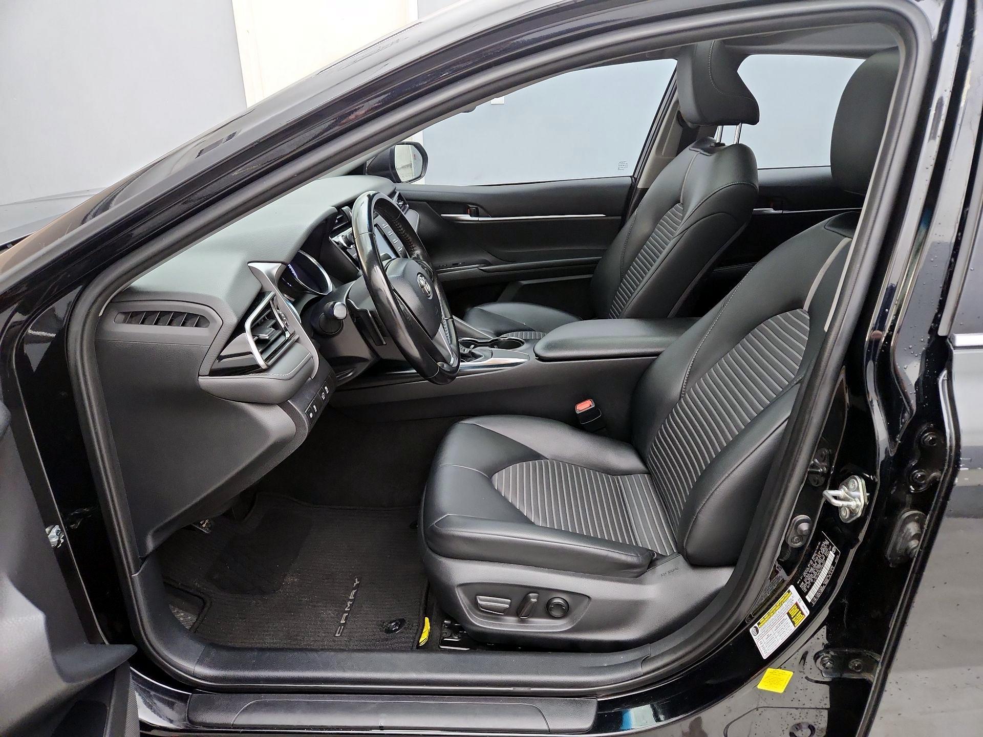 Thumbnail: 2019 Toyota Camry - 11