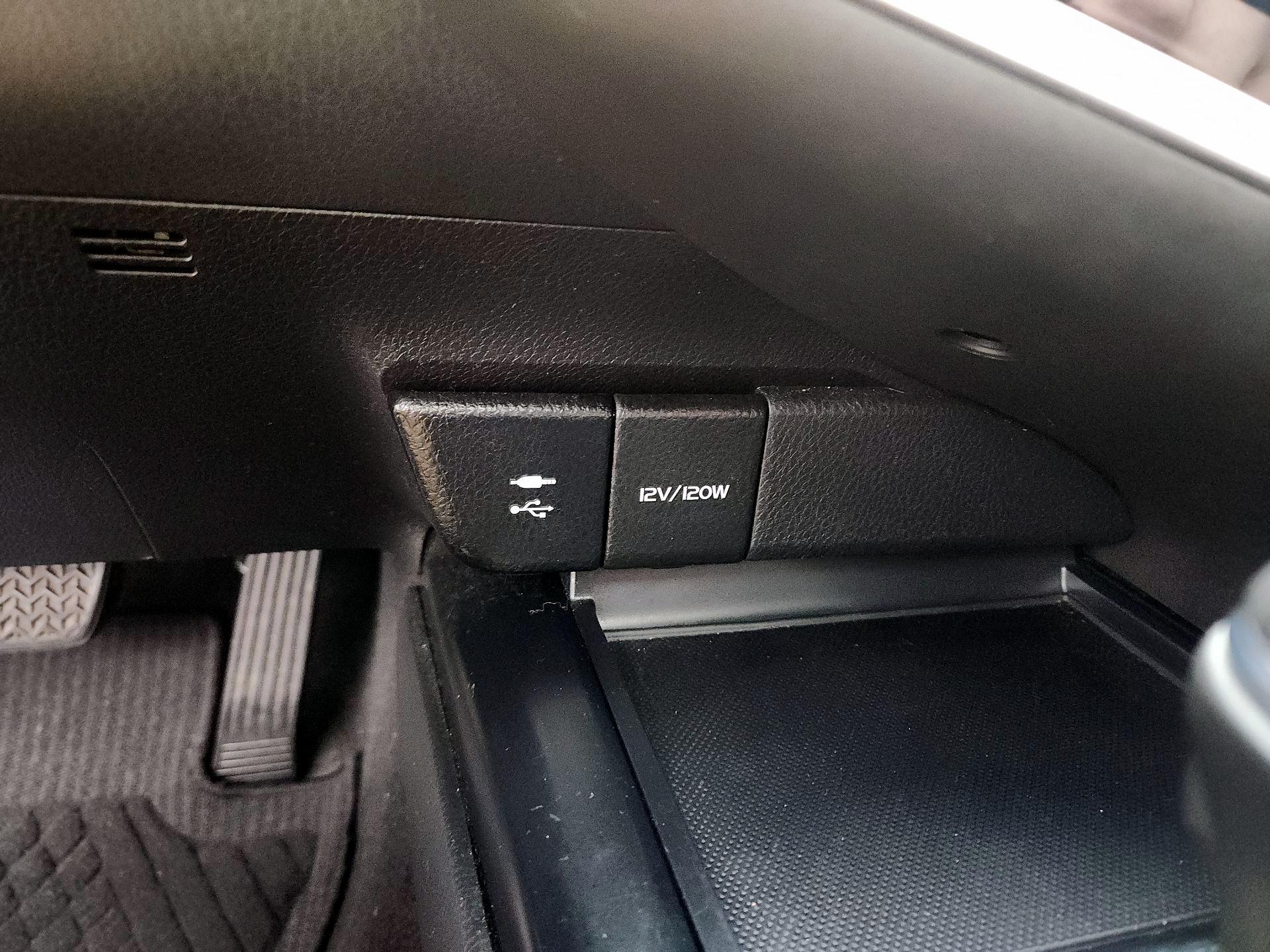 Thumbnail: 2019 Toyota Camry - 19