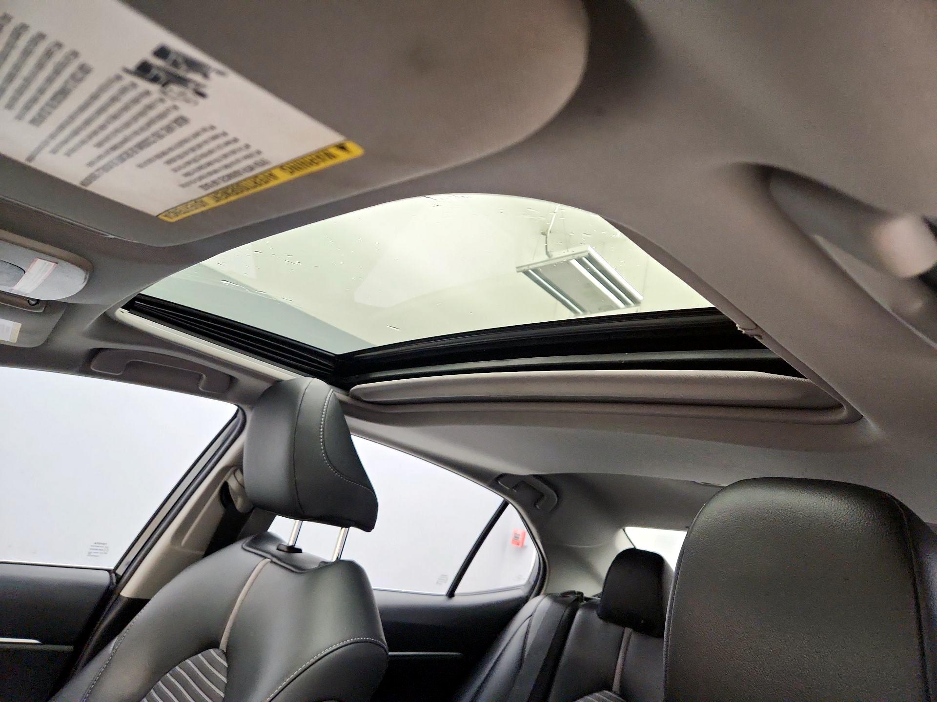 Thumbnail: 2019 Toyota Camry - 20