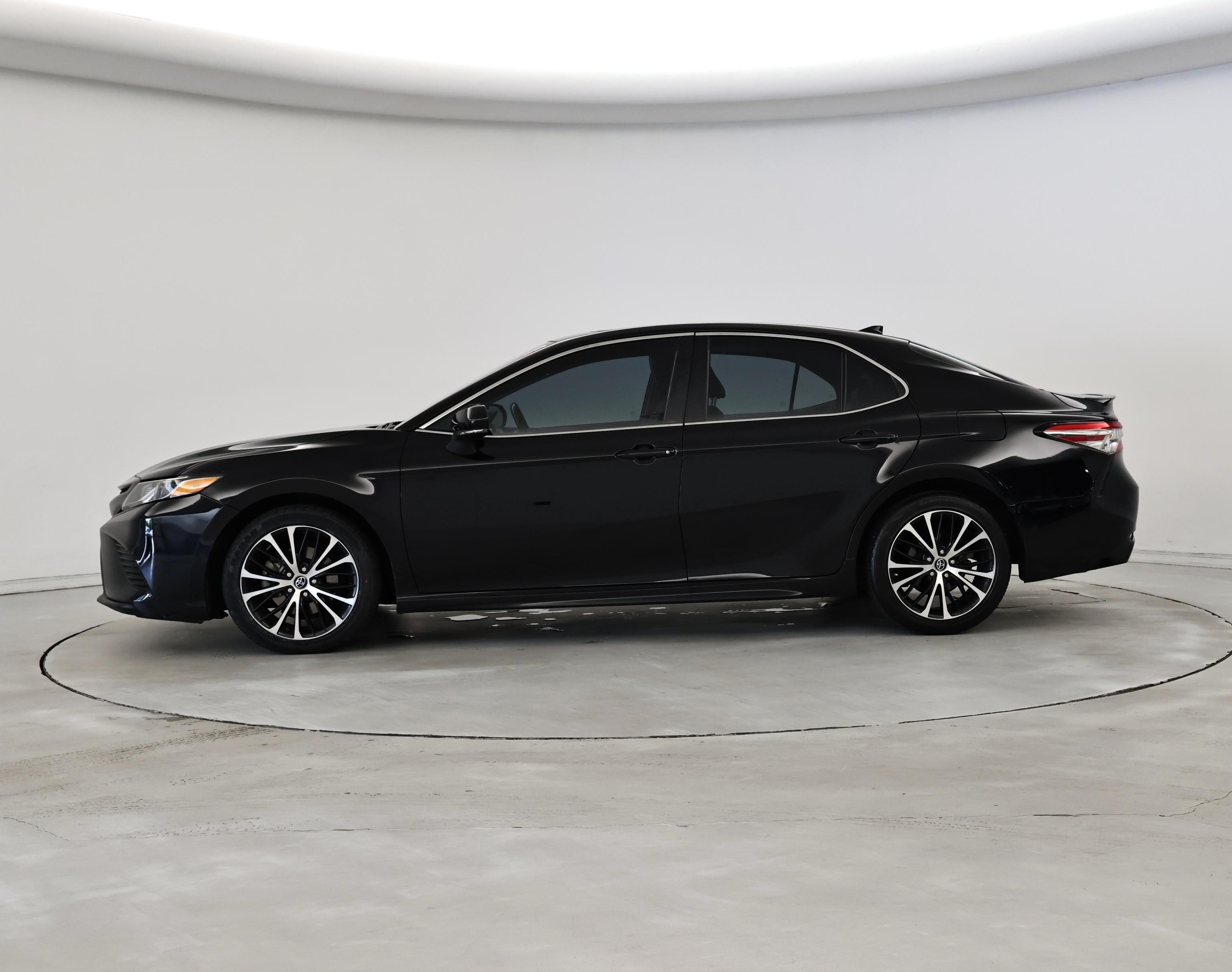Thumbnail: 2019 Toyota Camry - 3