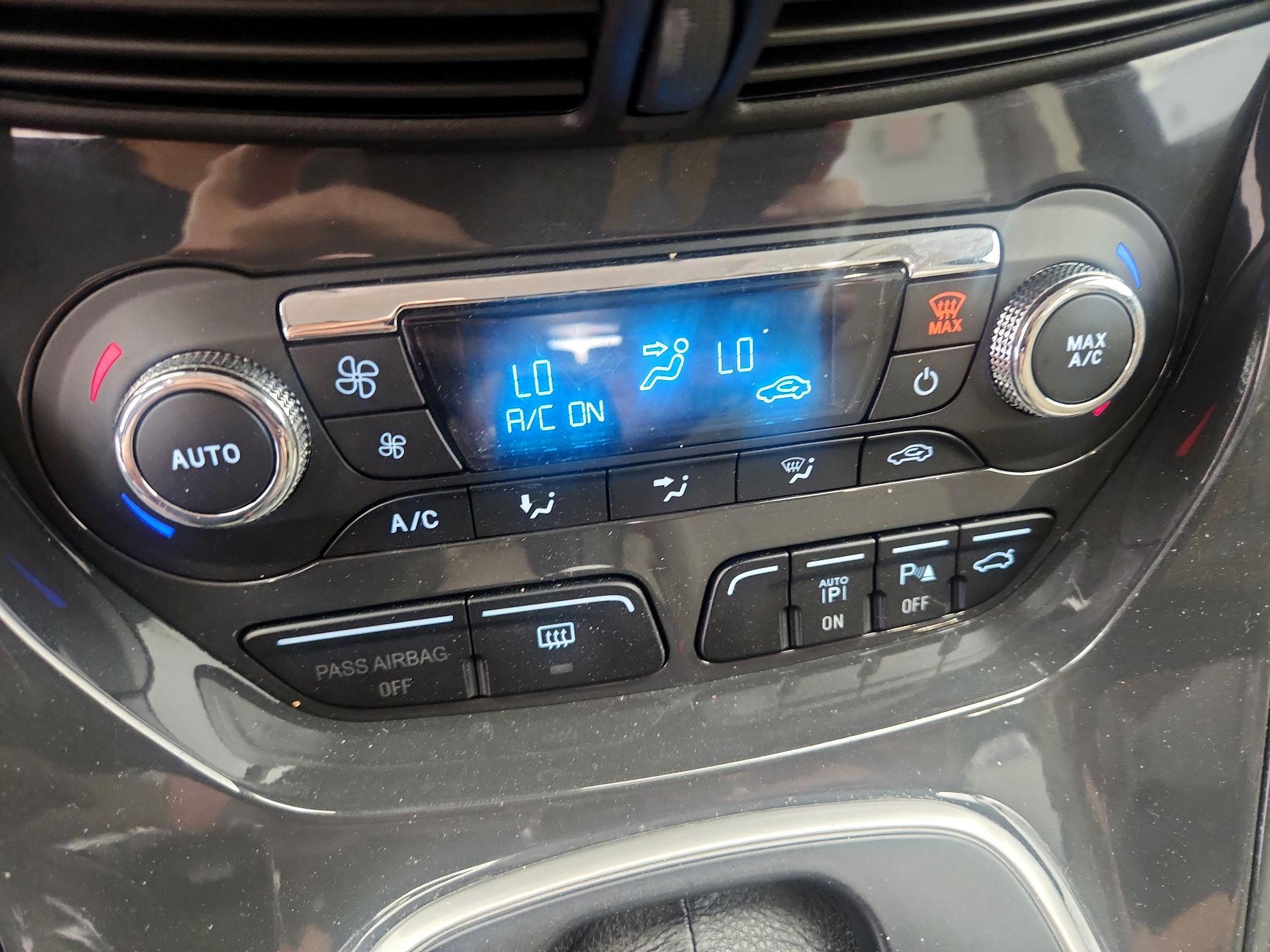 Thumbnail: 2014 Ford Escape - 16