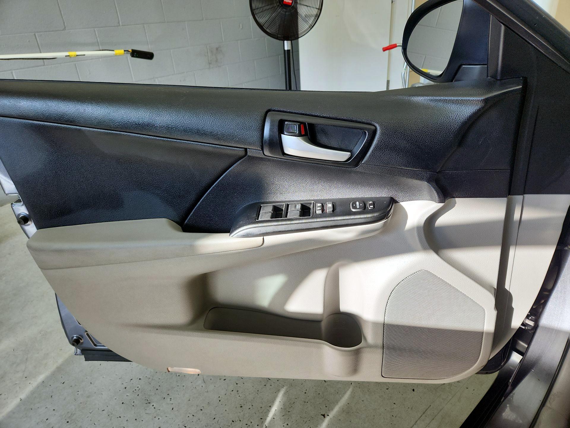 Thumbnail: 2014 Toyota Camry - 12