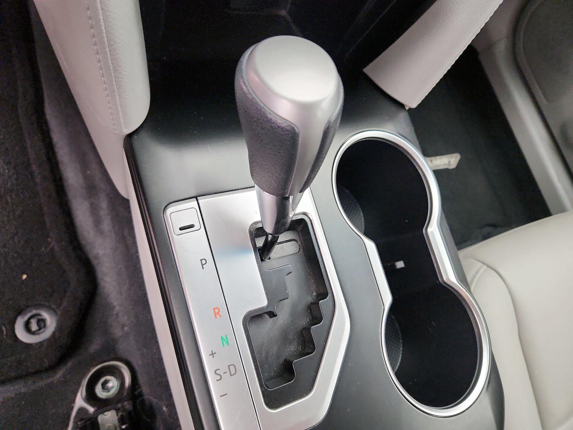 Thumbnail: 2014 Toyota Camry - 16