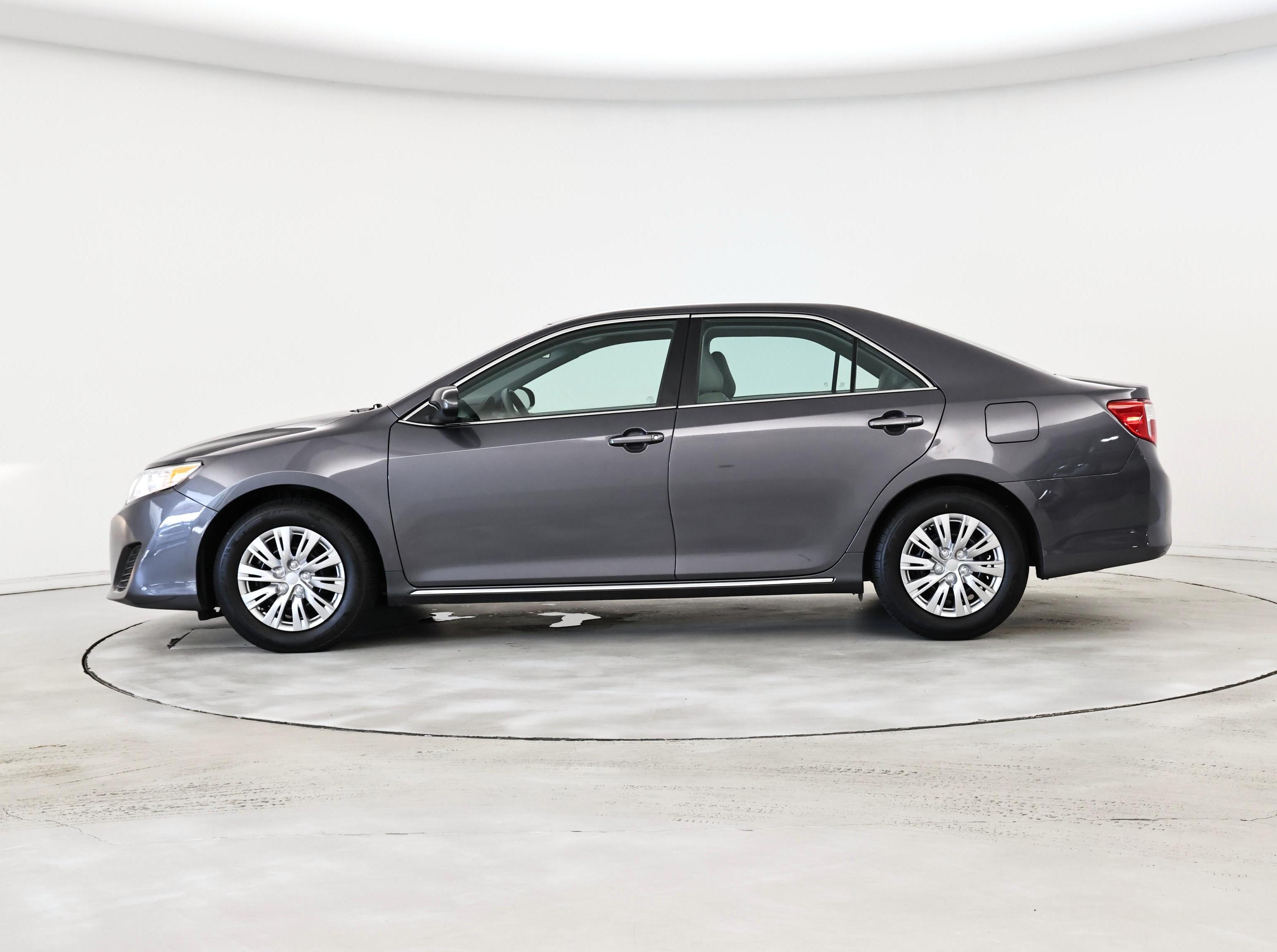Thumbnail: 2014 Toyota Camry - 3