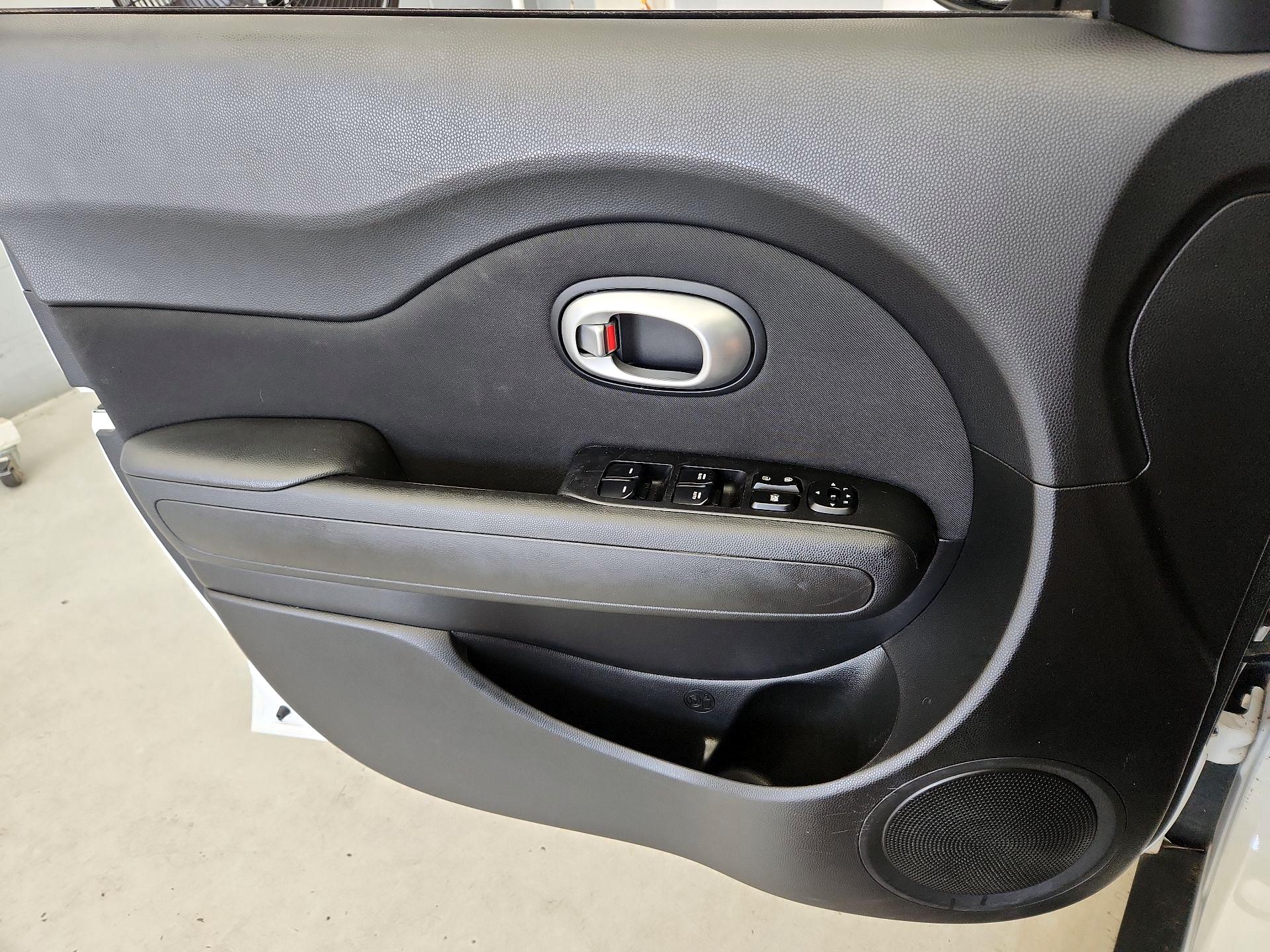 Thumbnail: 2014 Kia Soul - 12