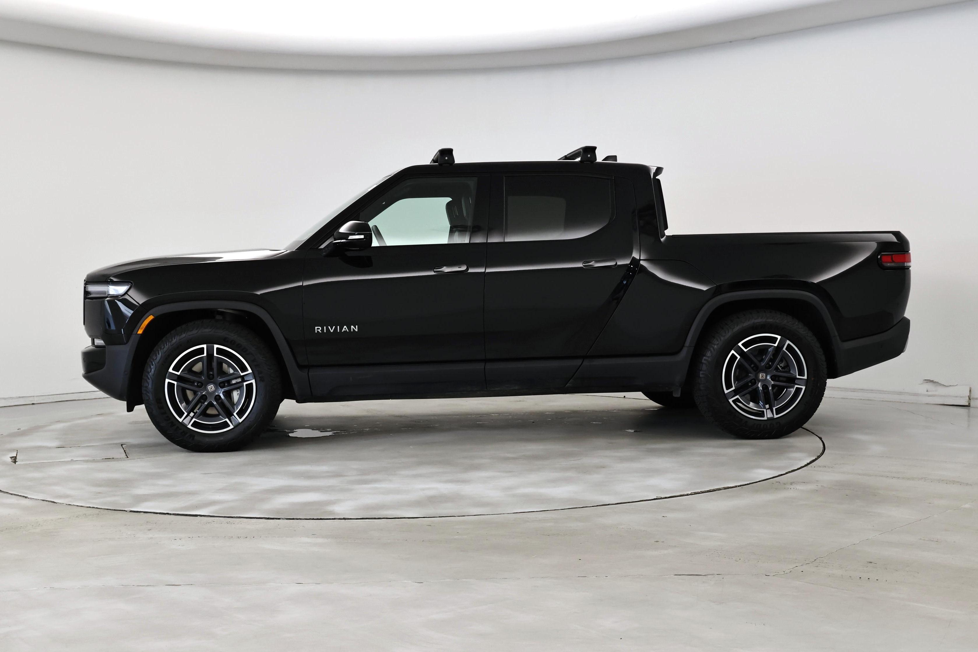 Thumbnail: 2025 Rivian R1T - 3