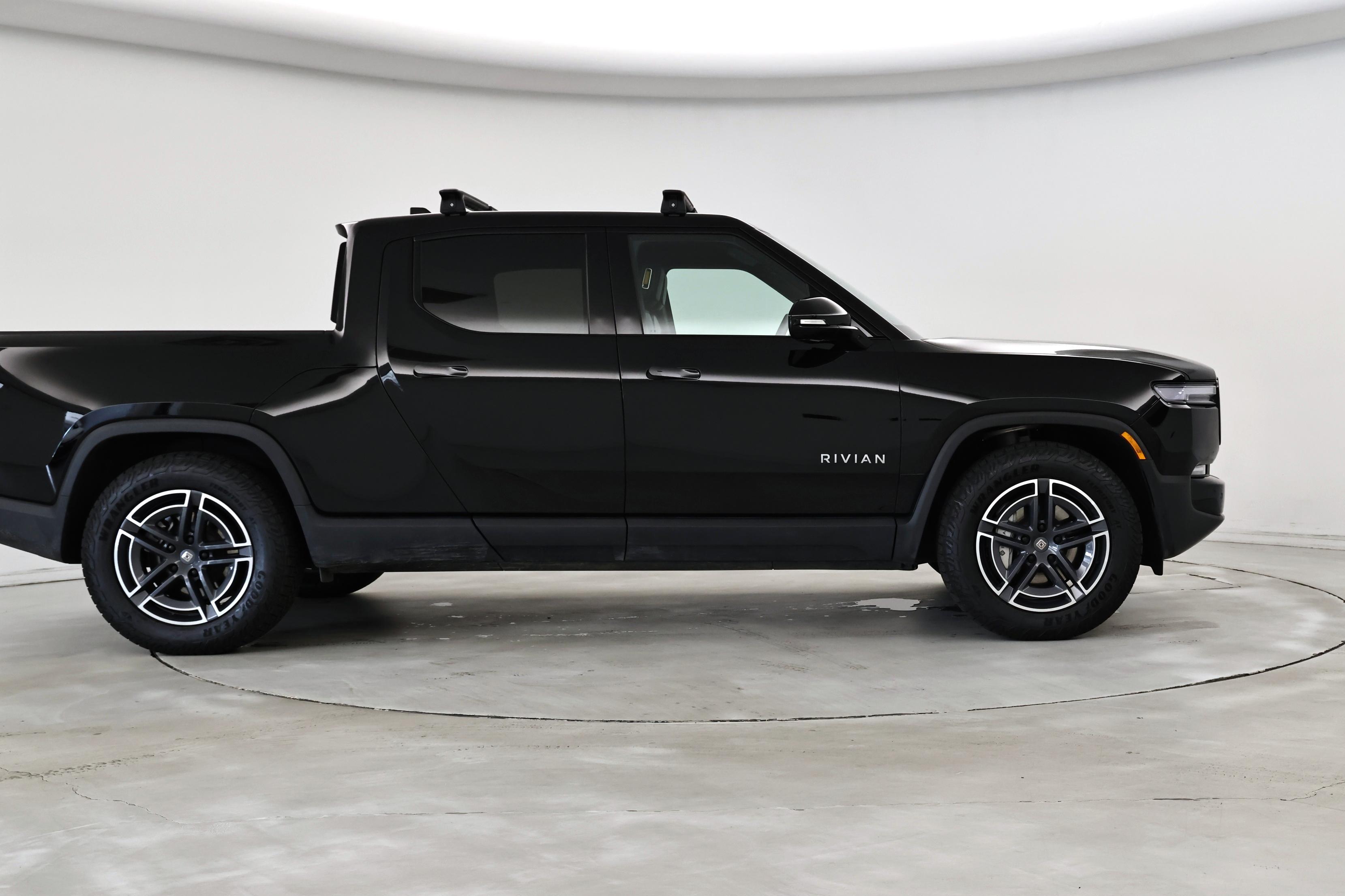 Thumbnail: 2025 Rivian R1T - 7