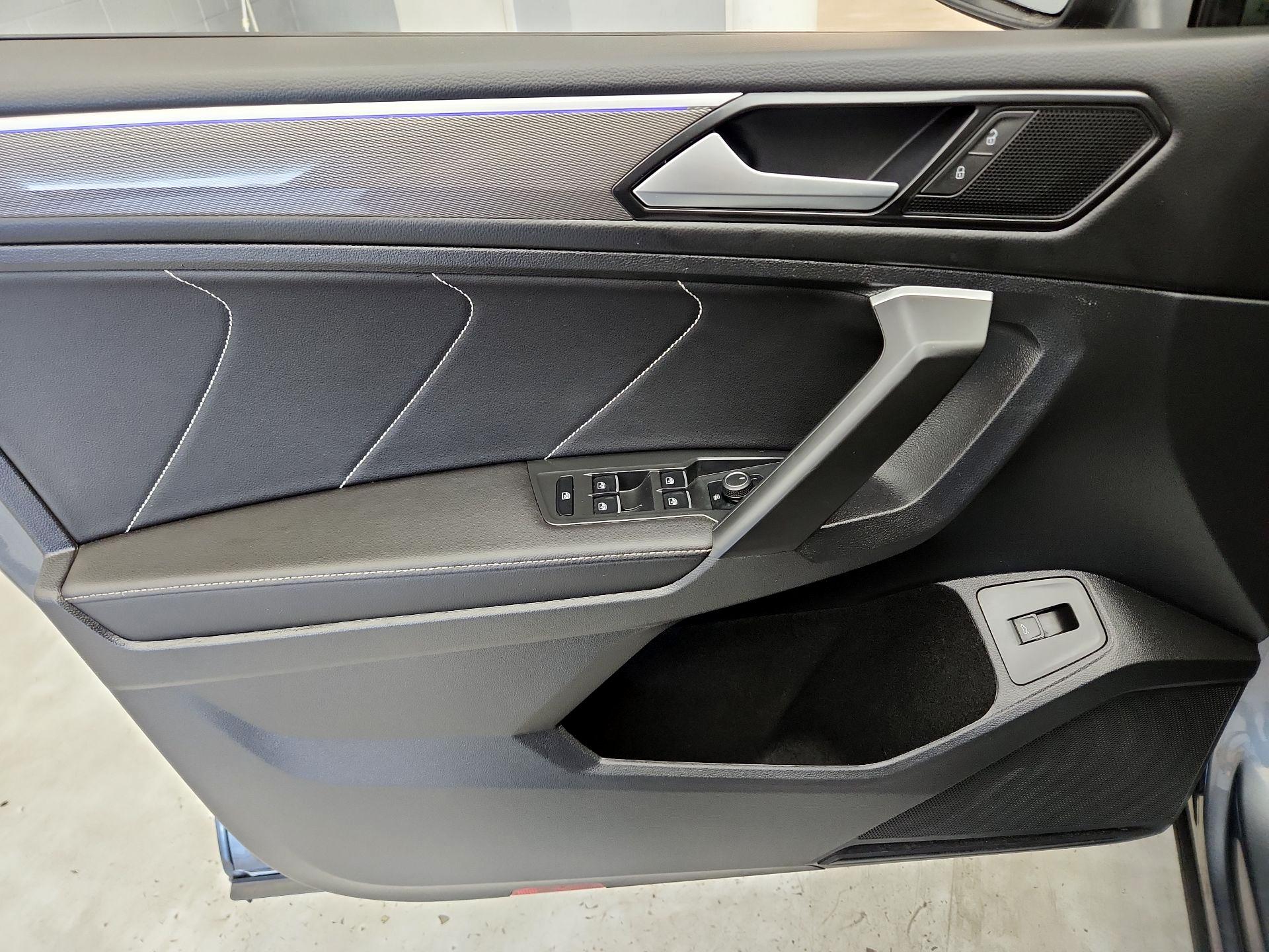 Thumbnail: 2024 Volkswagen Tiguan - 12