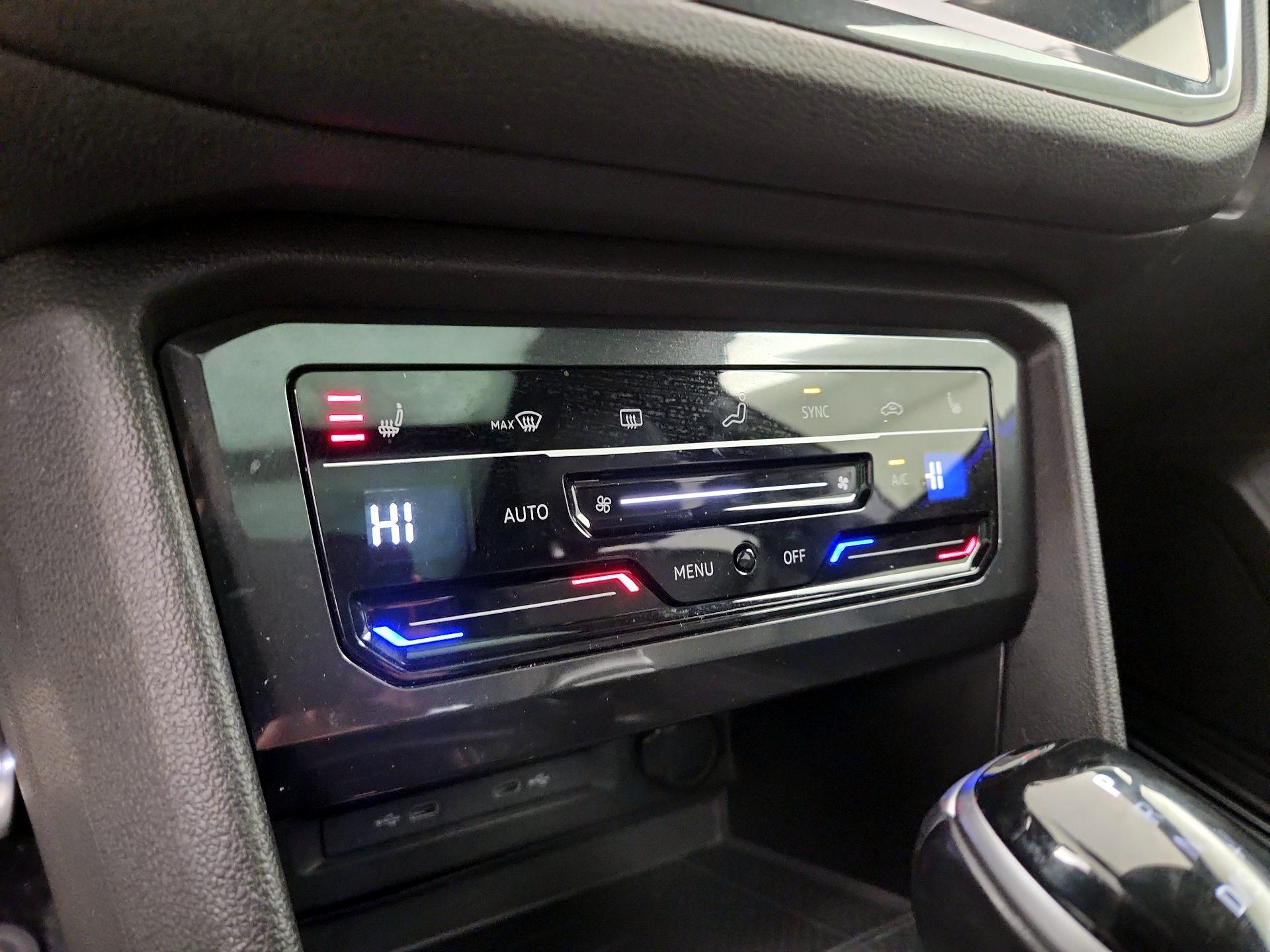 Thumbnail: 2024 Volkswagen Tiguan - 16