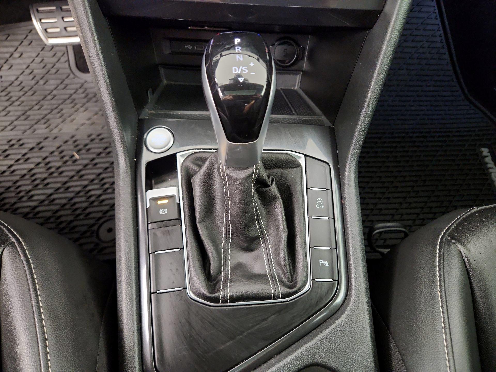 Thumbnail: 2024 Volkswagen Tiguan - 17