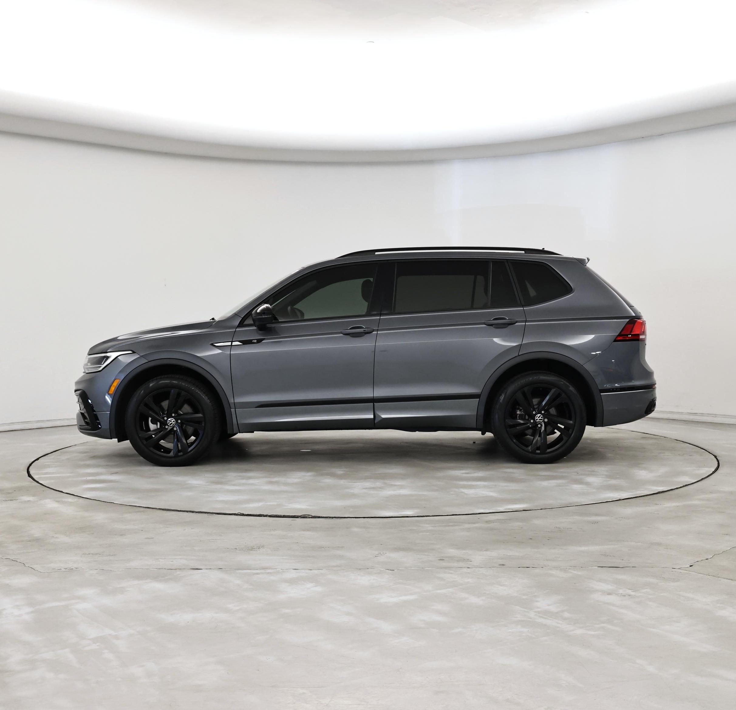 Thumbnail: 2024 Volkswagen Tiguan - 3