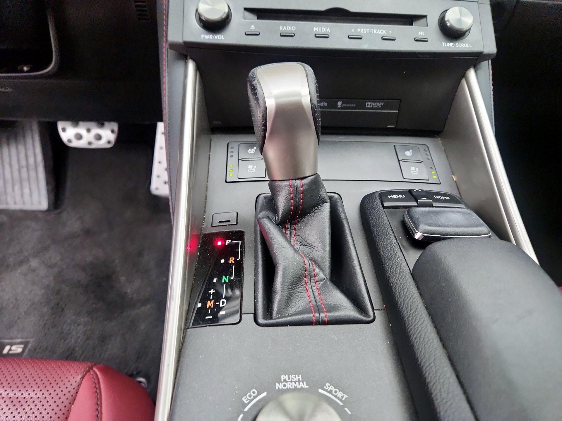 Thumbnail: 2016 Lexus IS - 17